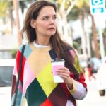 Кеті Холмс доводить, що светр у стилі преппі – це незамінний одяг ранньої весни