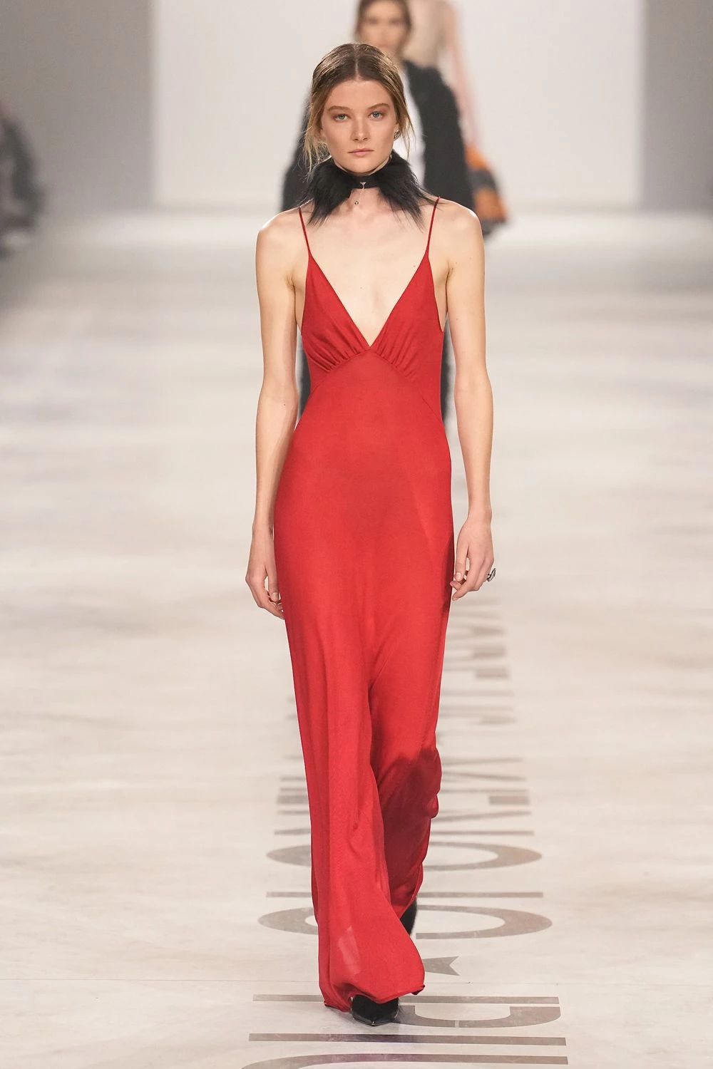 "Від "Я" до "Ми": Перша збірка Марії Грації К'юрі для Fendi
13