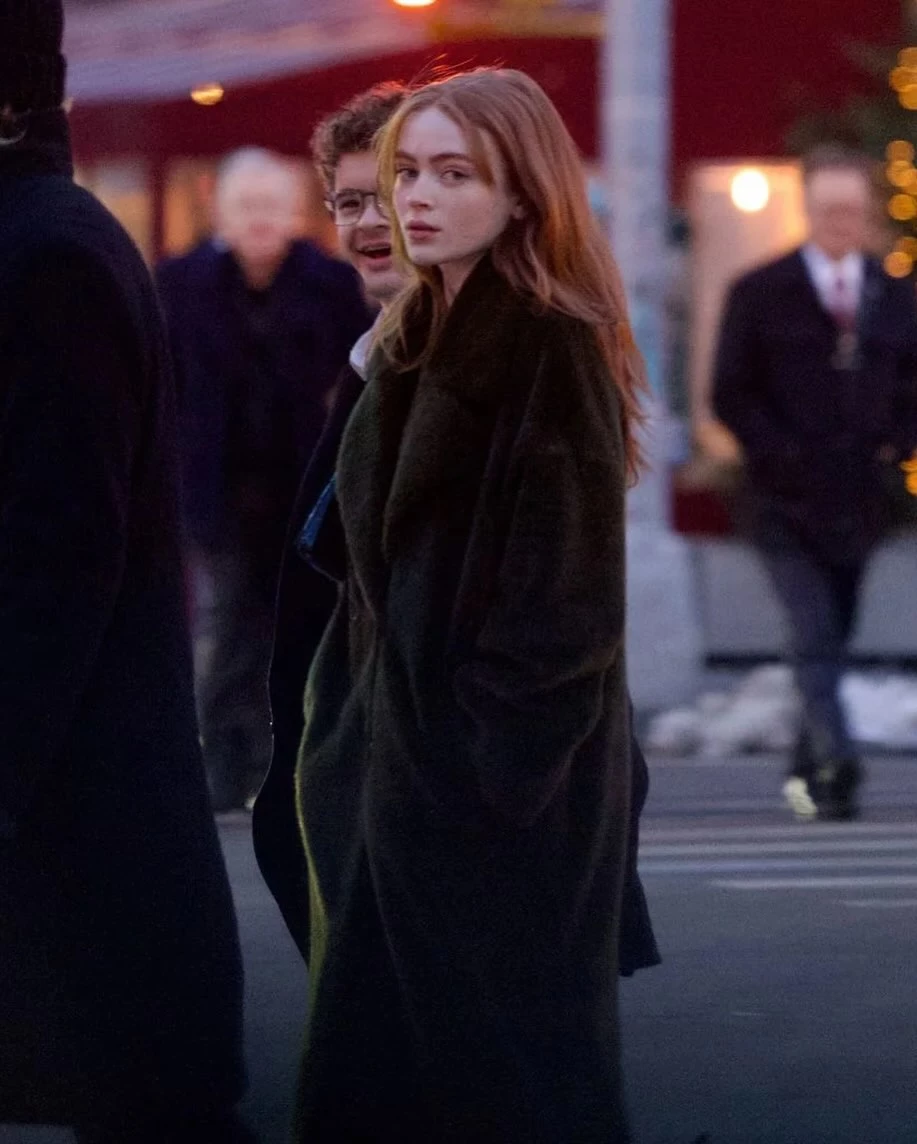 Мая Гоук, дитина Уми Турман і Ітана Гоука, одружилася.
2