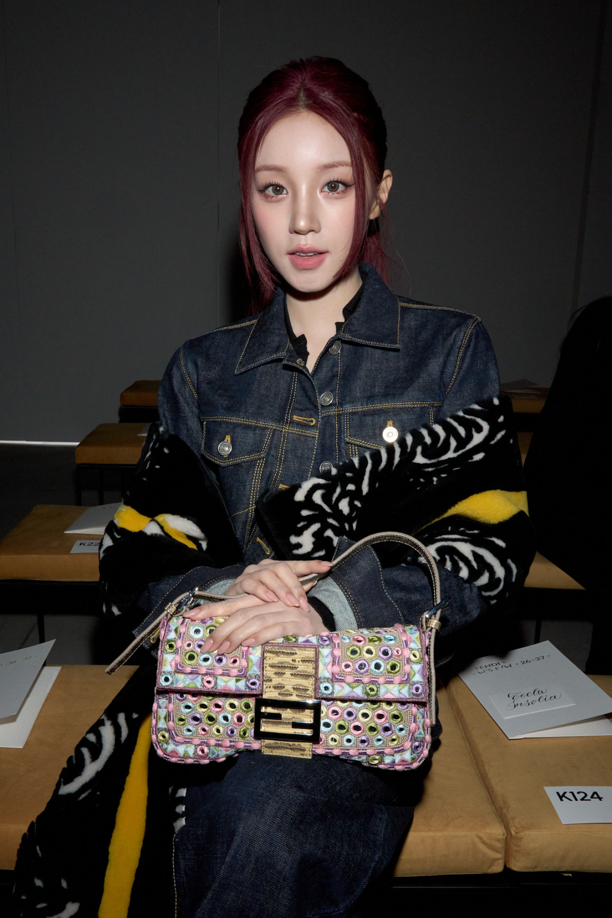 Які знаменитості відвідали дефіле Fendi на честь першої колекції Марії Грації К'юрі?
9