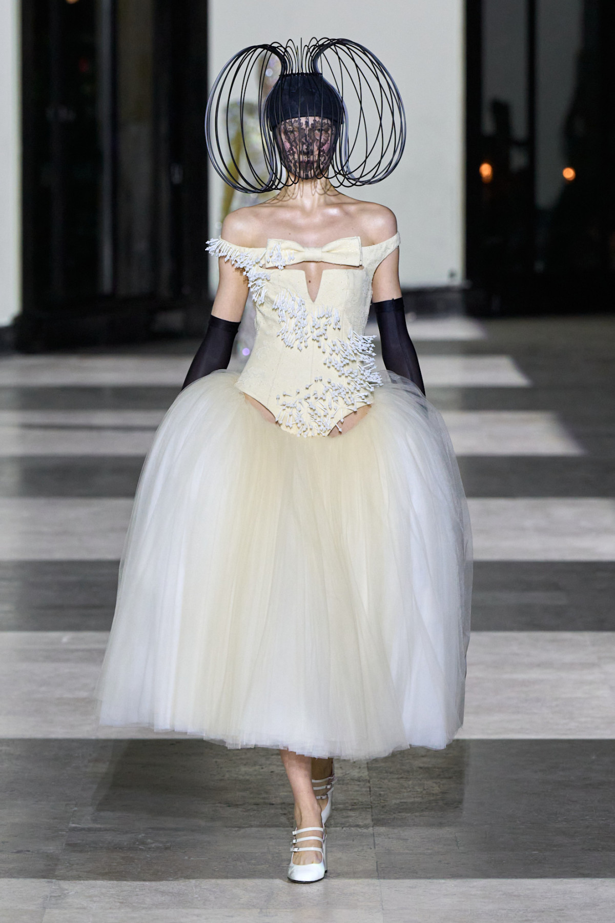 Ключові віяння весільних вбрань з Паризького тижня високої моди
18