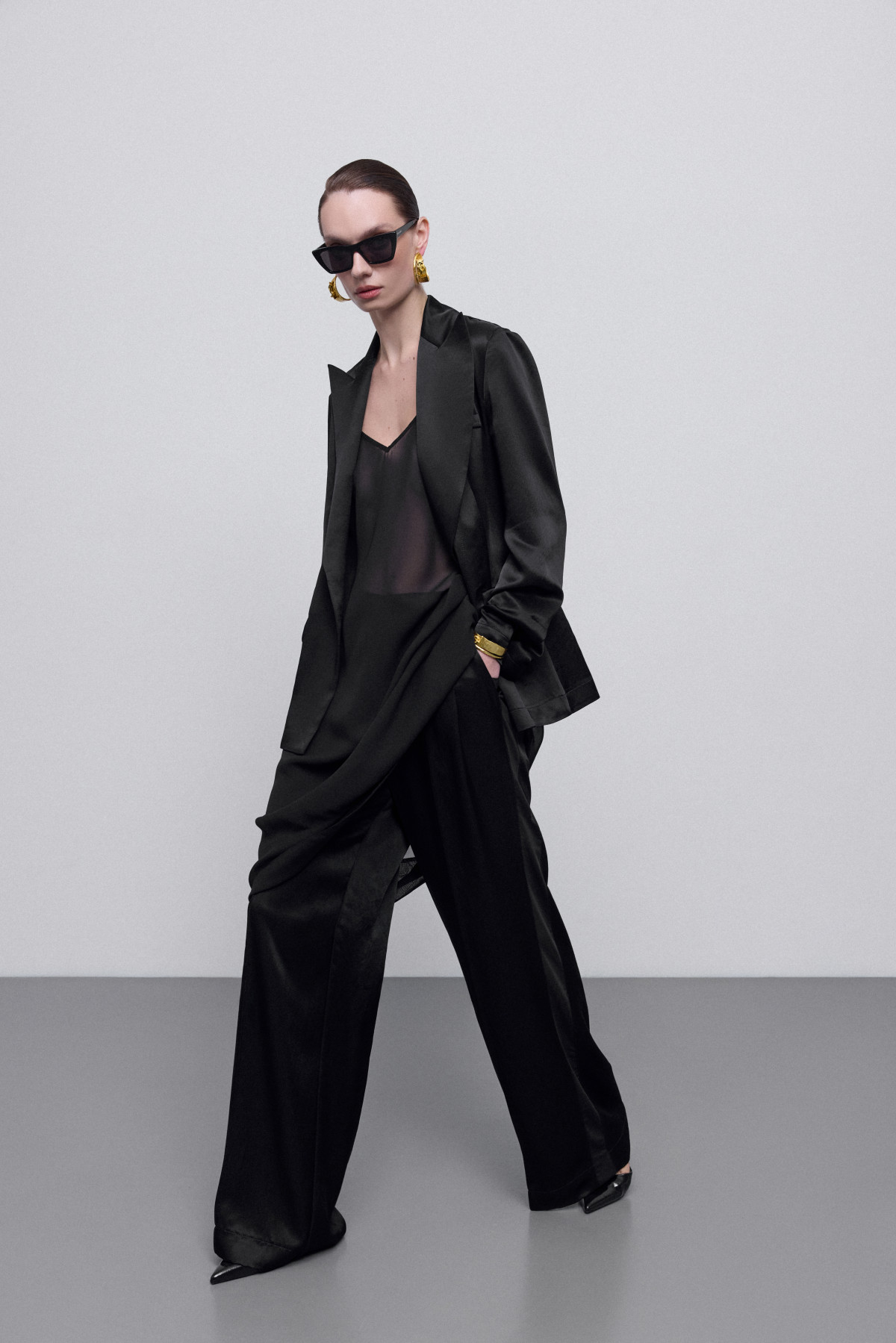 Трендовий порадник: створюємо елегантний лук до Дня закоханих — 2026
2