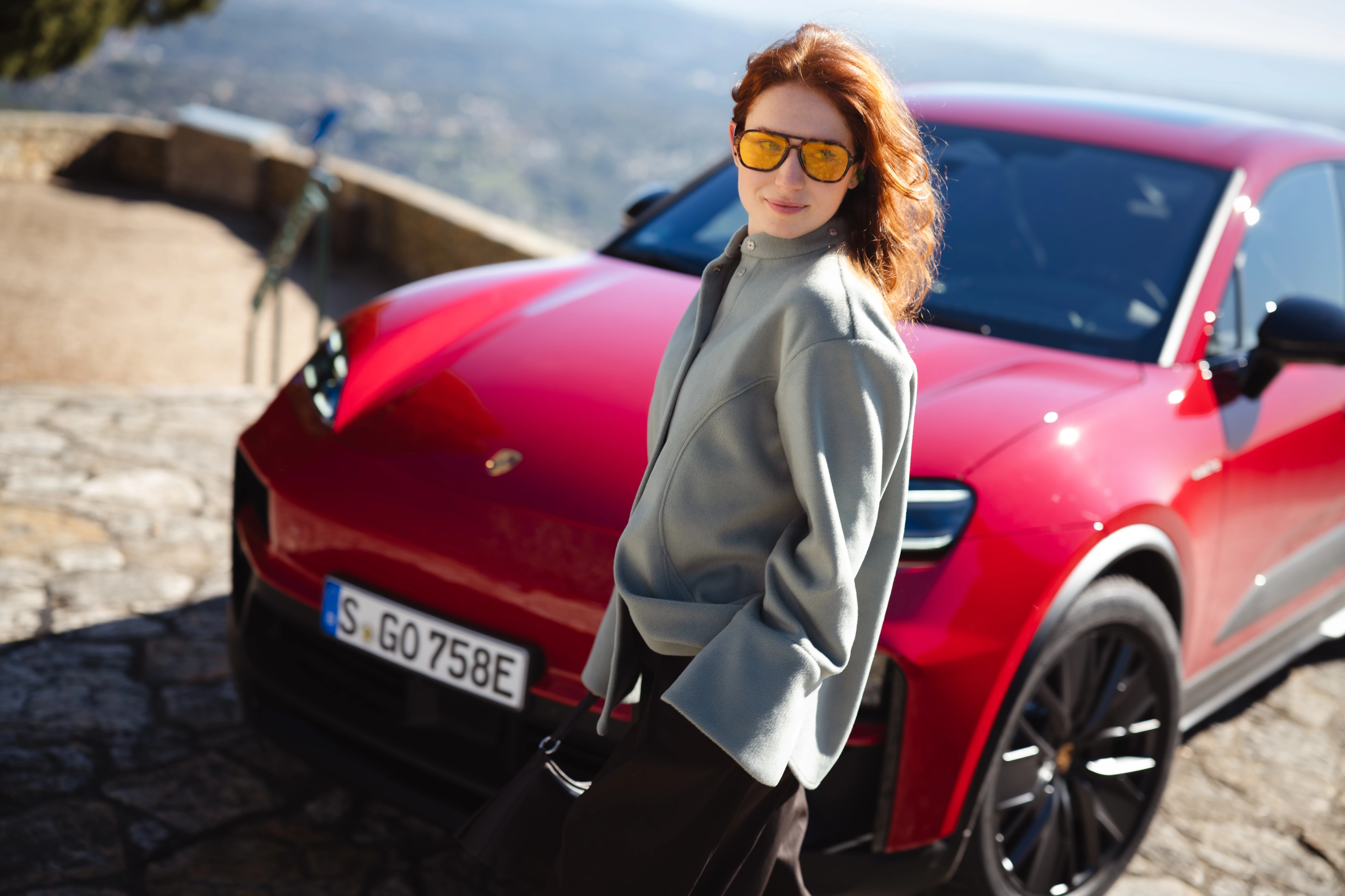 Macan GTS в дії: захопливий електрокар — огляд від редакторки Vogue UA
8