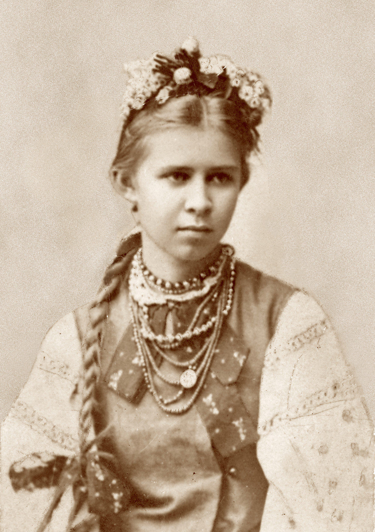 Леся Українка: майстриня голки та шанувальниця прекрасних матерій, мода як частина її життя.
3