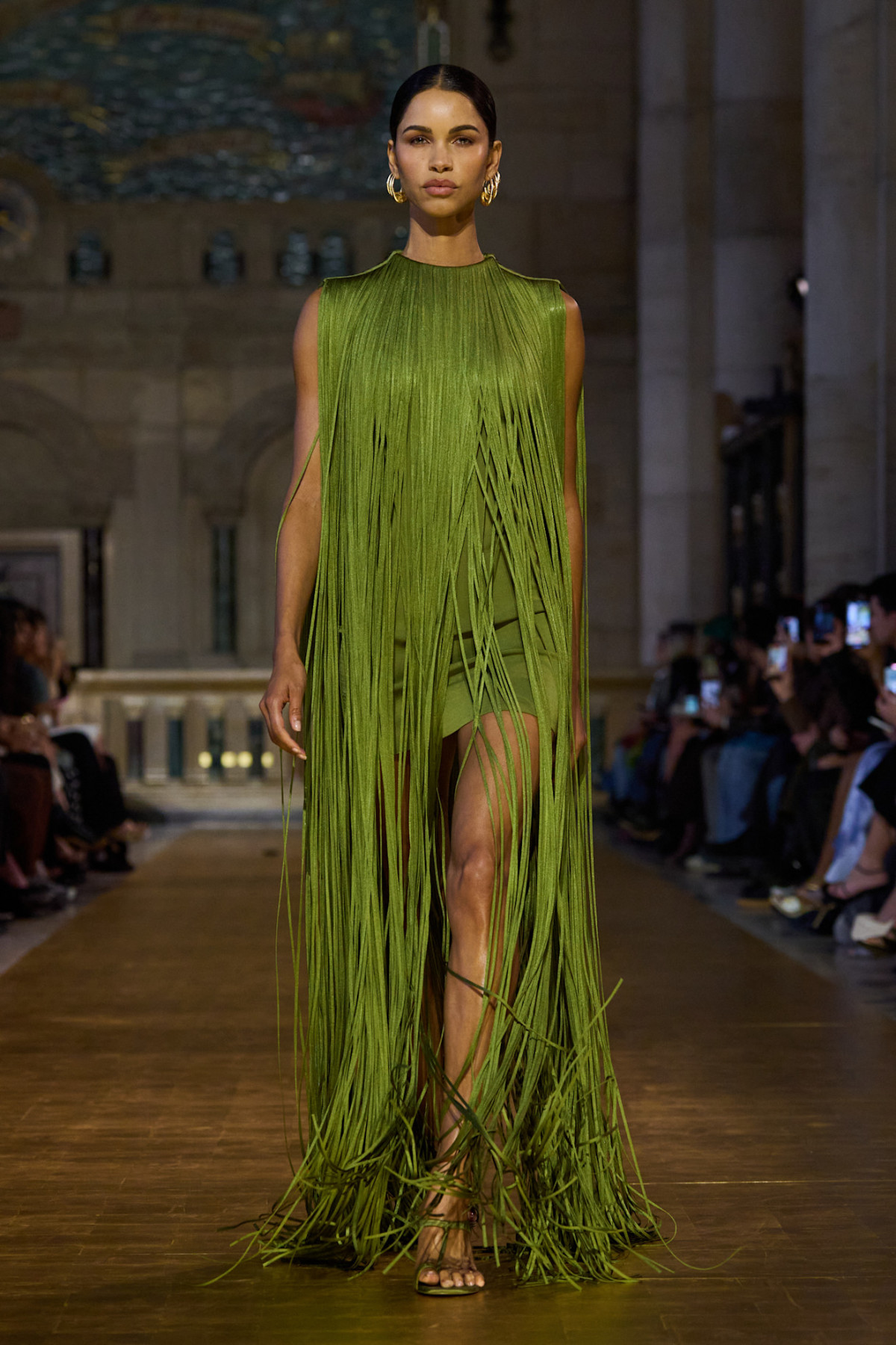 6 лайфхаків від нью-йоркських стилістів для миттєвого апгрейду вашого одягу.
35