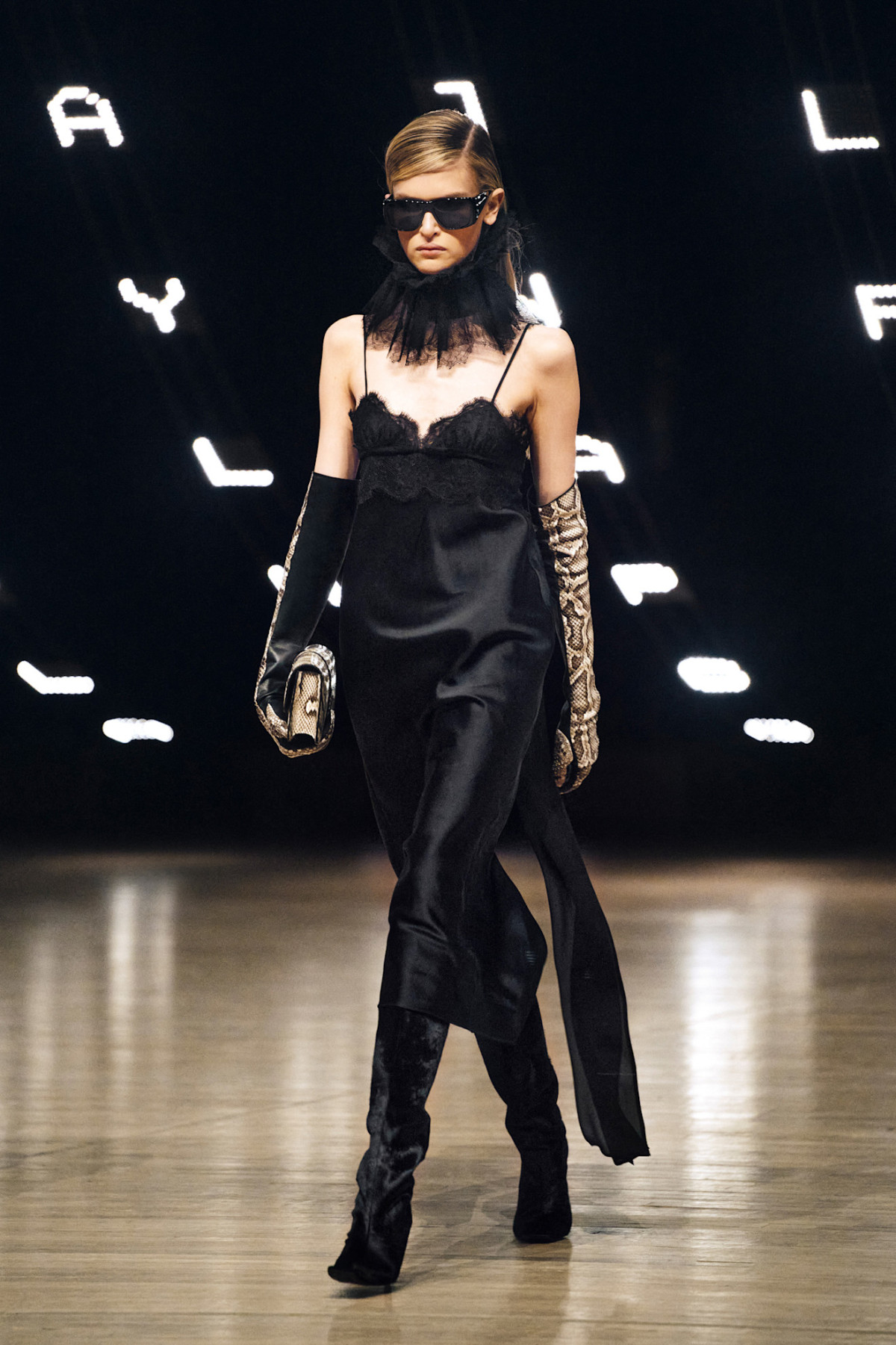 6 лайфхаків від нью-йоркських стилістів для миттєвого апгрейду вашого одягу.
16