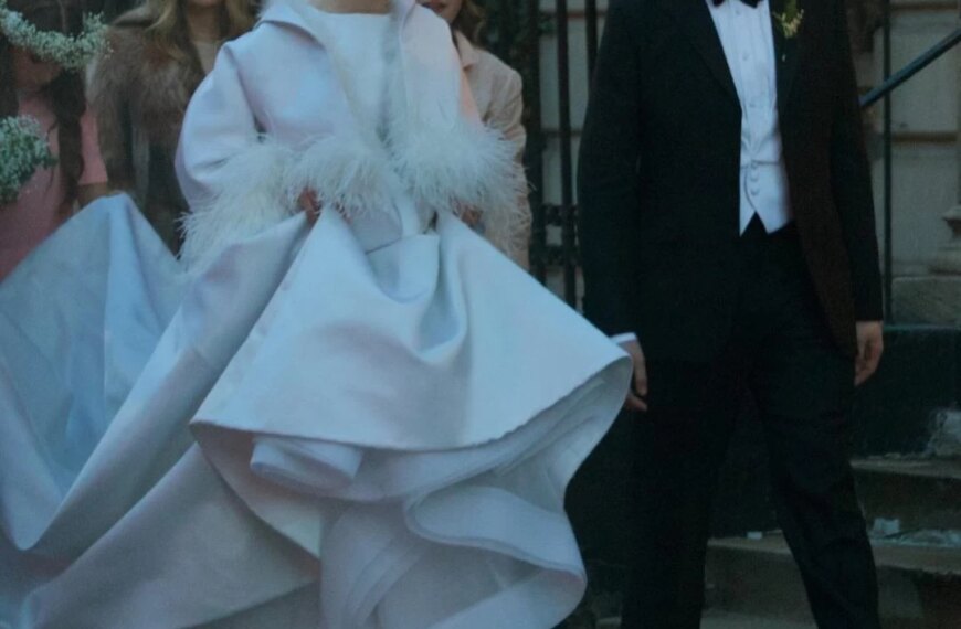 Мая Гоук, дитина Уми Турман і Ітана Гоука, одружилася.