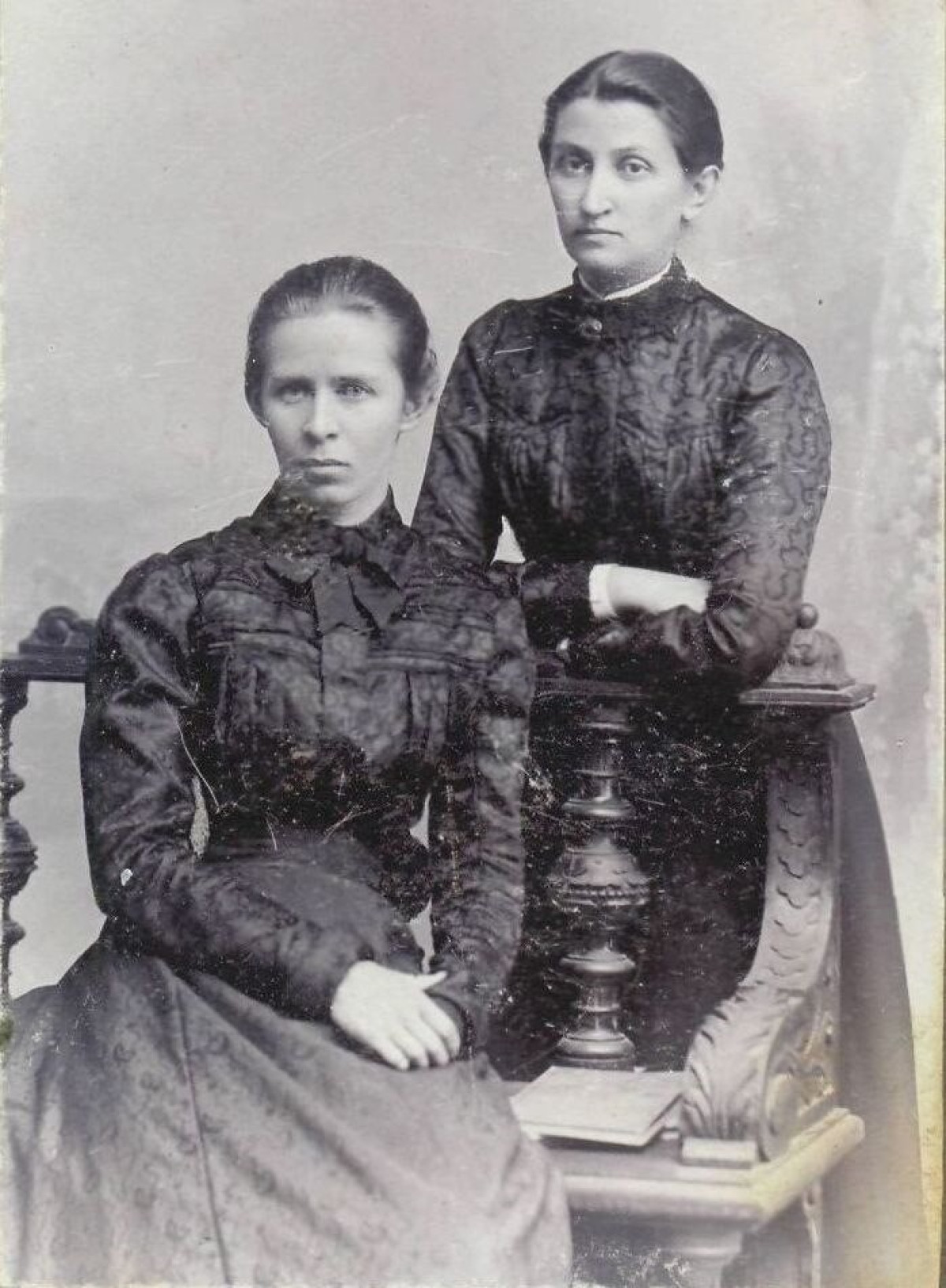 Леся Українка: майстриня голки та шанувальниця прекрасних матерій, мода як частина її життя.
7