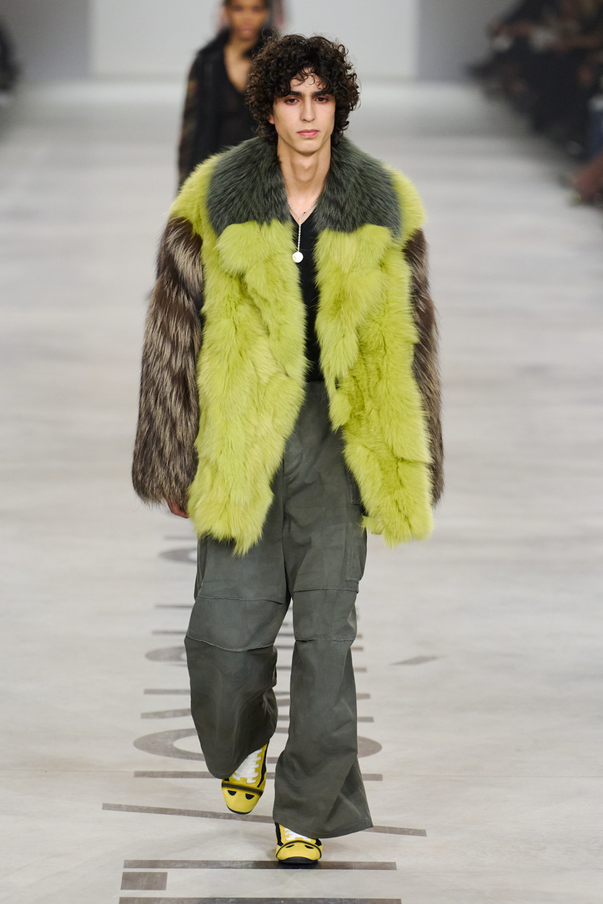 Марія Грація К'юрі вперше у Fendi: невже це справді настільки нецікаво, як стверджує онлайн модна тусовка?
9