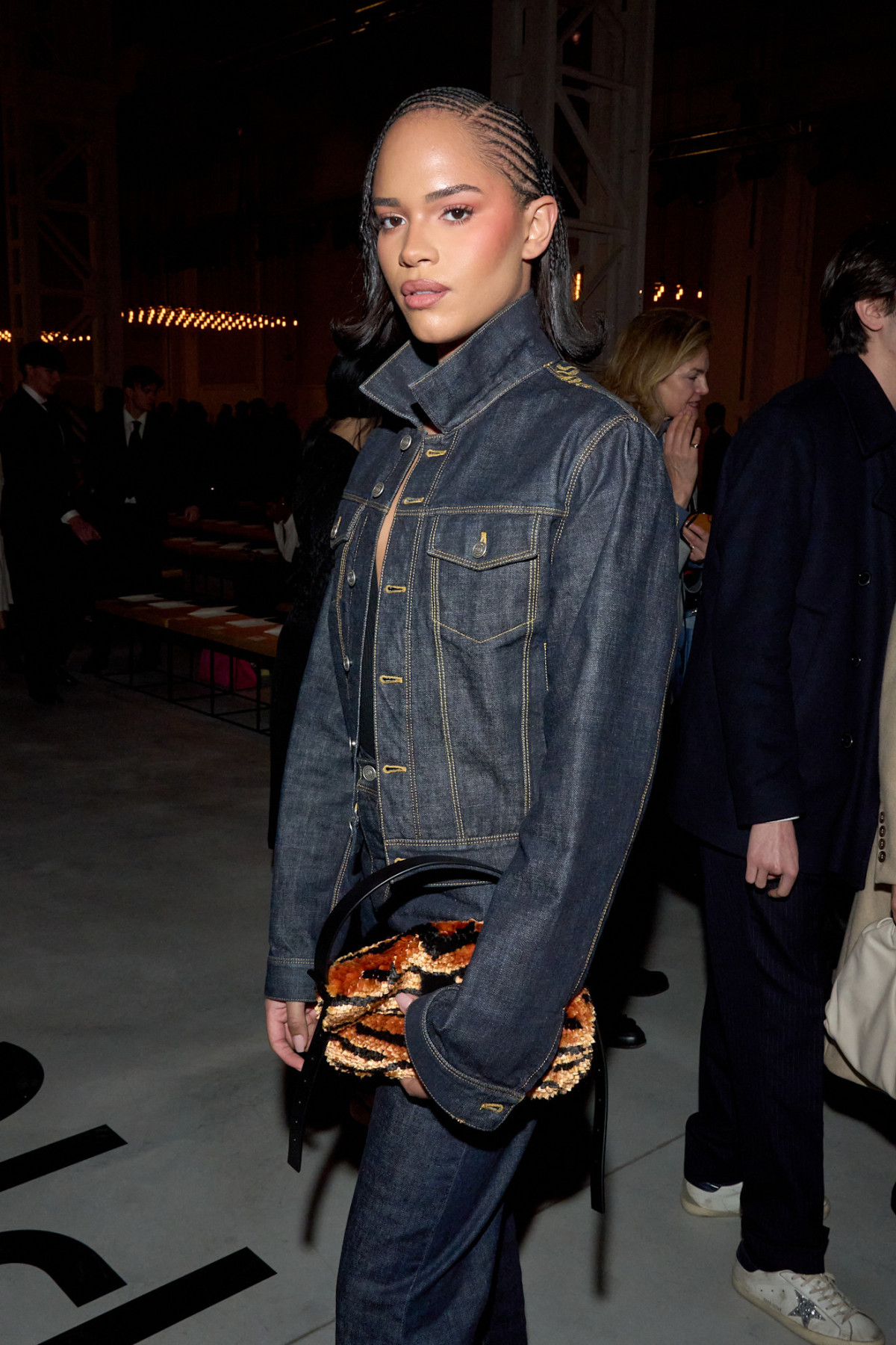 Які знаменитості відвідали дефіле Fendi на честь першої колекції Марії Грації К'юрі?
7