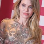 Анджеліна Джолі також піддалася чарам відвертої сукні