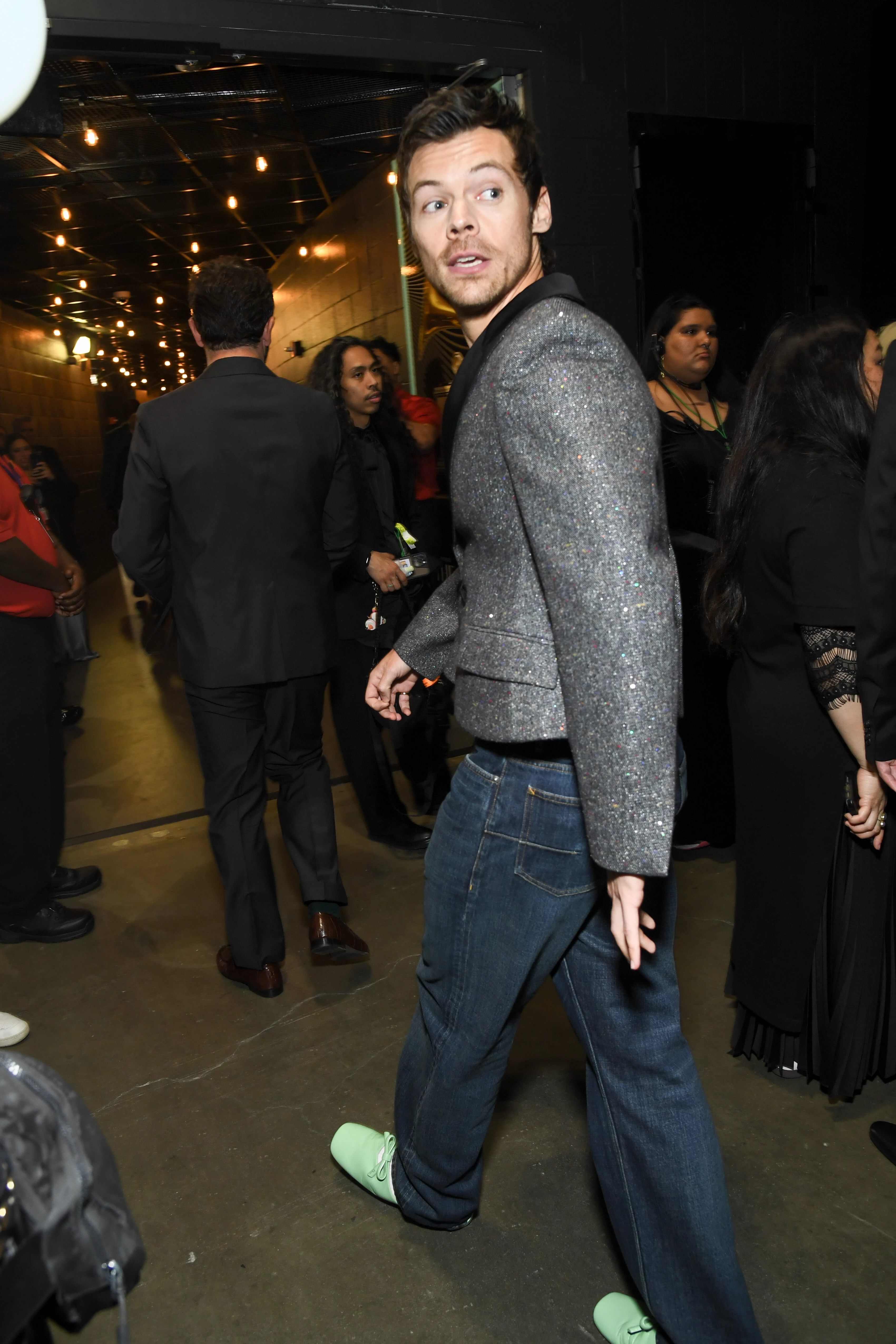 Гаррі Стайлз - законодавець моди, і нам це дуже подобається.
2