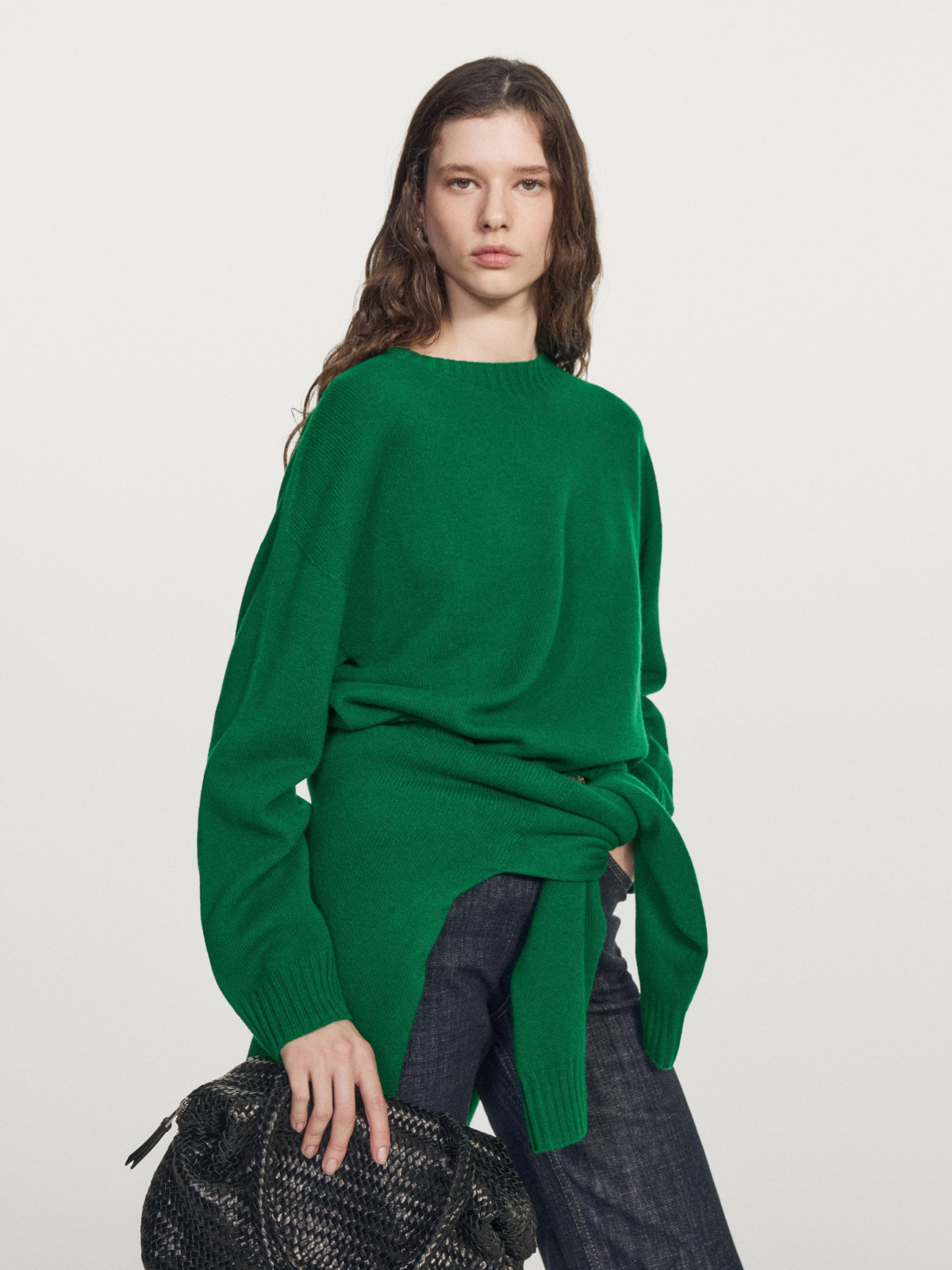 Не тільки класика: кашемірові джемпери в трендових кольорах
5