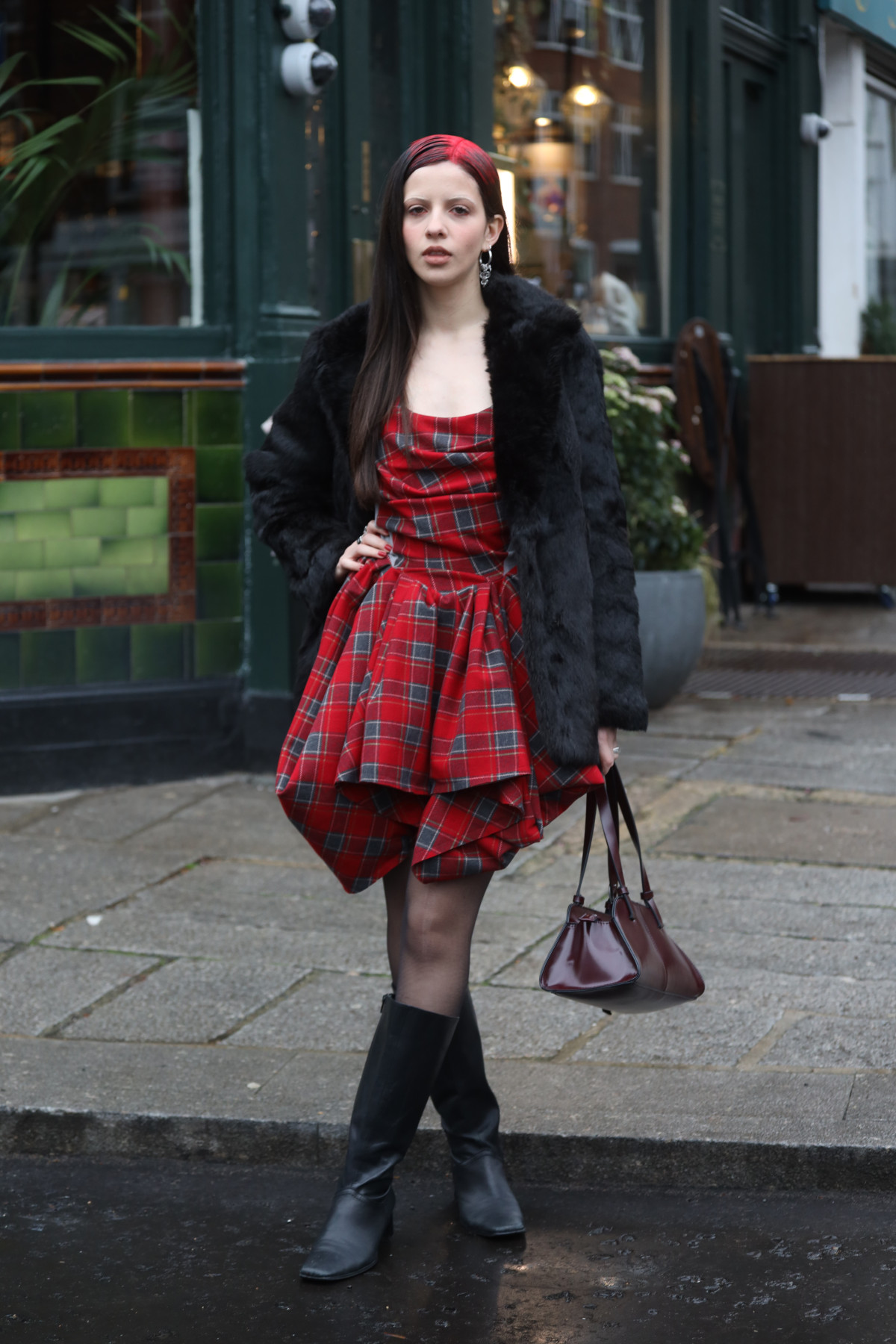 Деталі вирішують: ключові тренди з Лондонського тижня моди
12