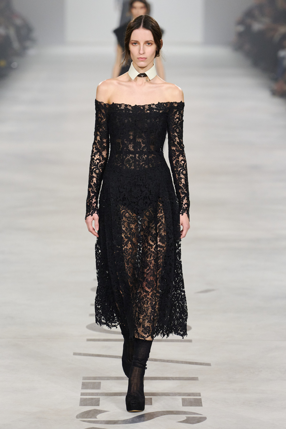 Марія Грація К'юрі вперше у Fendi: невже це справді настільки нецікаво, як стверджує онлайн модна тусовка?
19