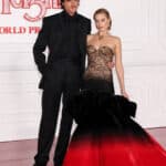 Темна елегантність: 5 найкращих появ Марго Роббі у стилі “Грозового перевалу” під час промо-туру