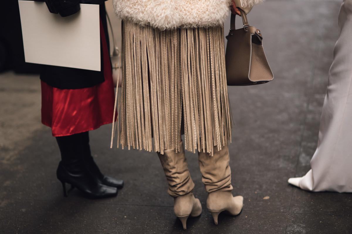 Вулична мода з Нью-Йоркського тижня моди.
28