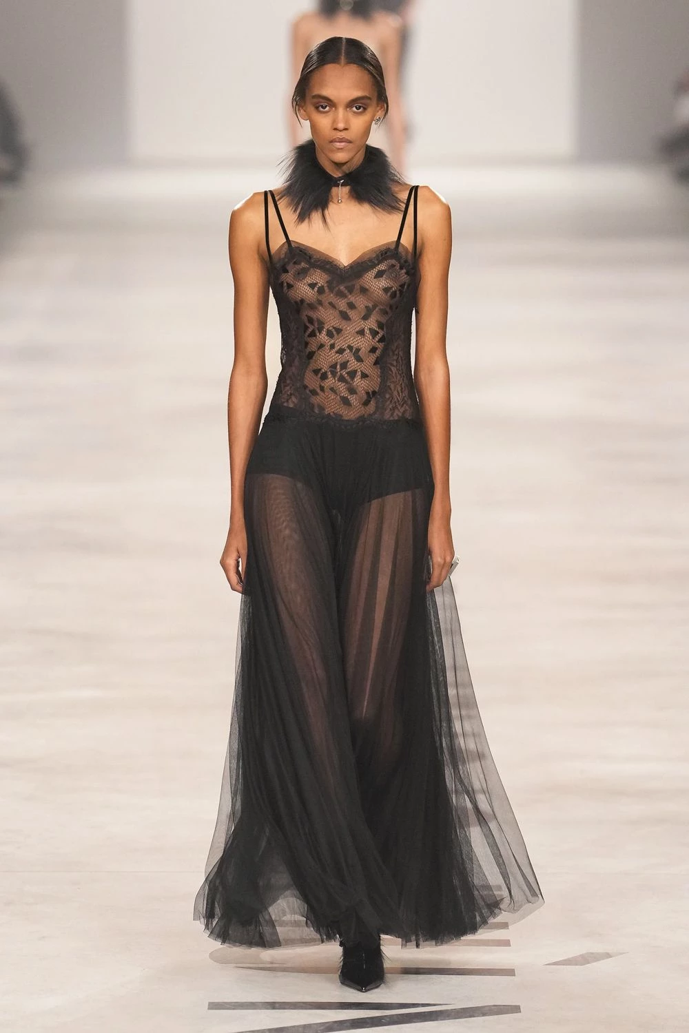 "Від "Я" до "Ми": Перша збірка Марії Грації К'юрі для Fendi
17