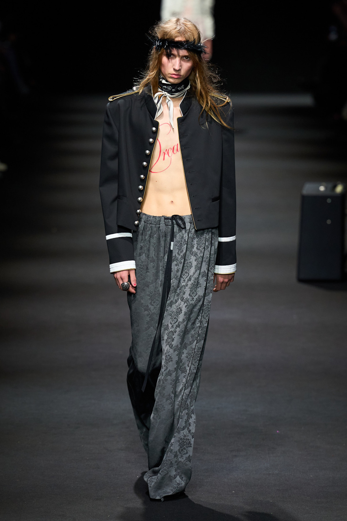 Армійський жакет знову в моді: чи буде це найпопулярніша річ цього сезону?
9