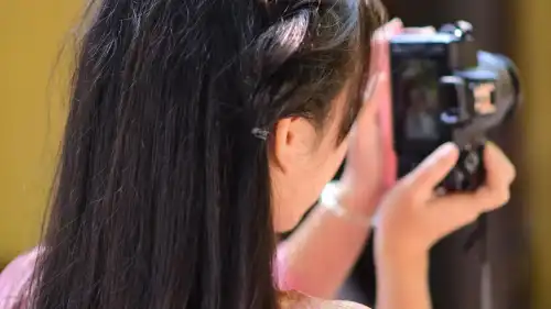 Чи можливо привчити сальну шкіру голови до менш частого миття?