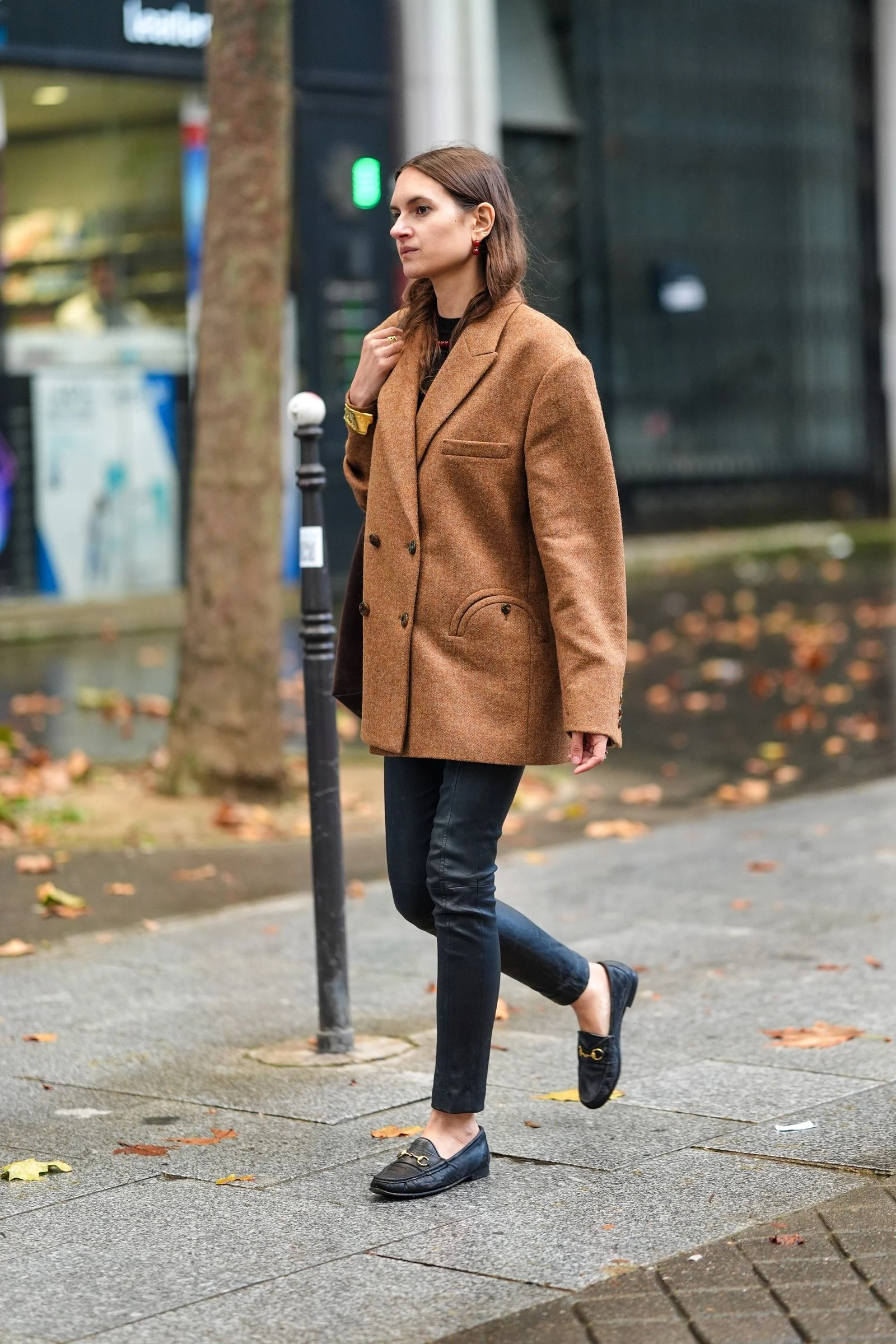 Skinny джинси: тріумфальне повернення у 2026, якого ніхто не чекав.
8