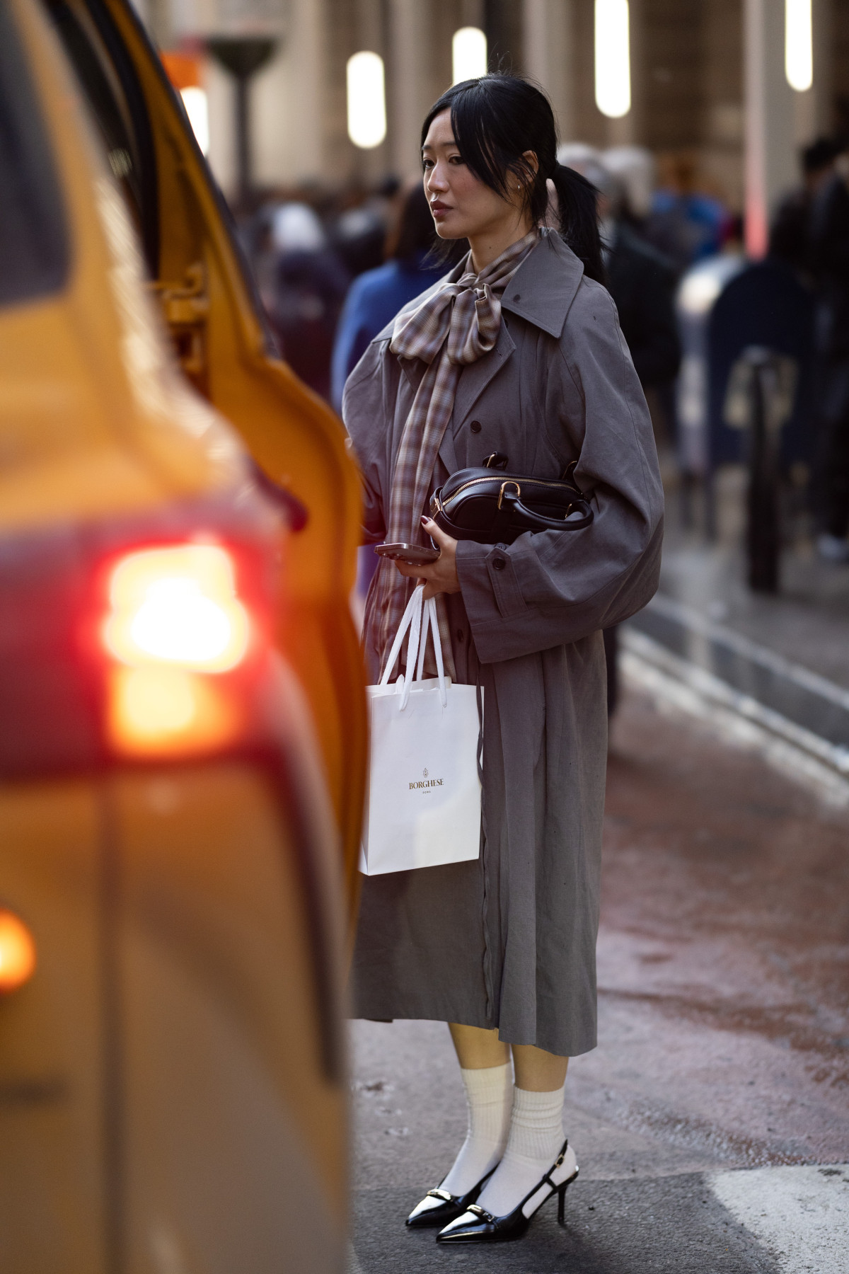 Весняний шик: 28 зразків взуття в стилі мешканців Нью-Йорка, які вже в тренді
17