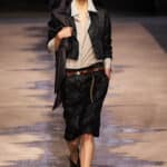 Трендова спідниця з 90-х знову в моді у 2026: як вибрати ідеальний варіант та створити стильний образ