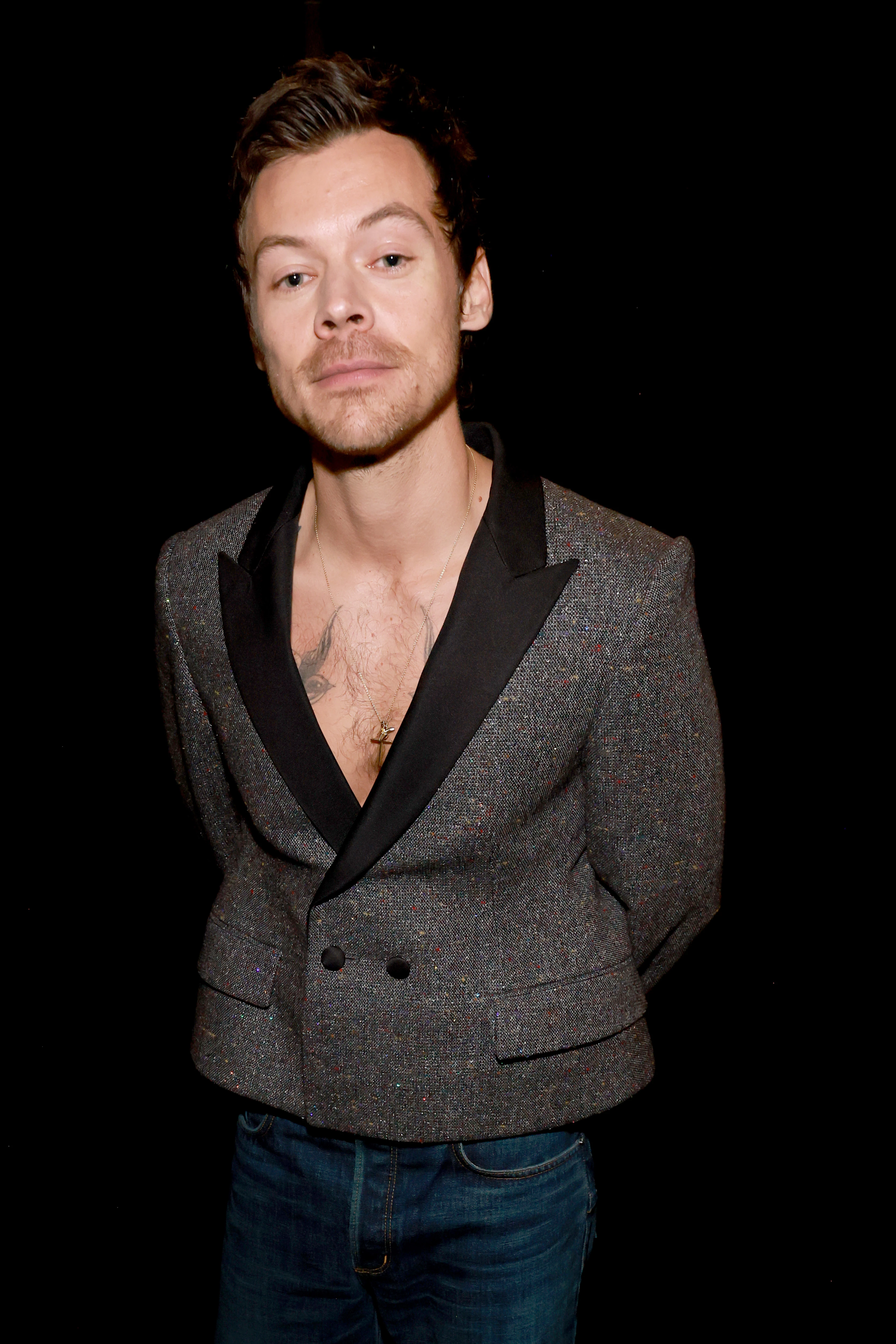 Гаррі Стайлз - законодавець моди, і нам це дуже подобається.
0