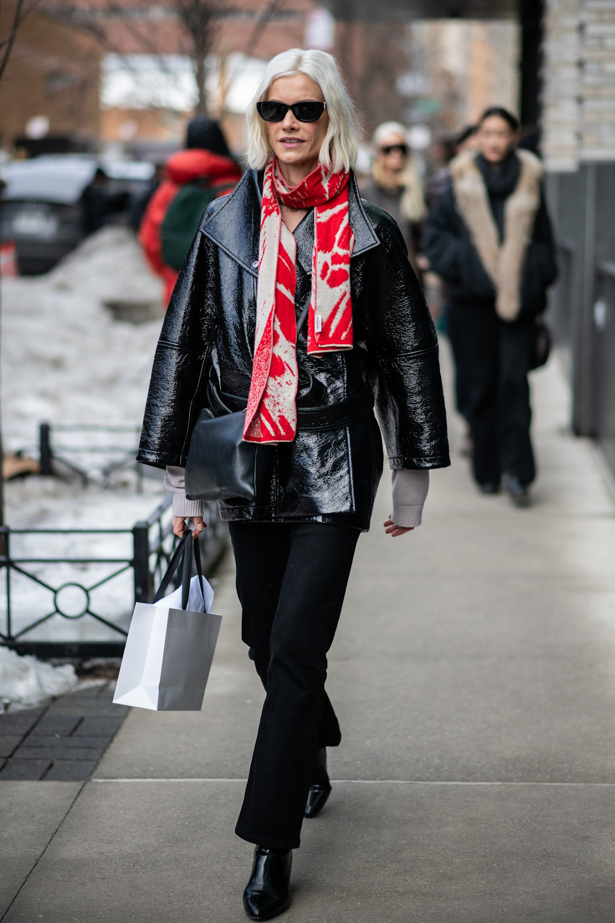 Вулична мода з Нью-Йоркського тижня моди.
16