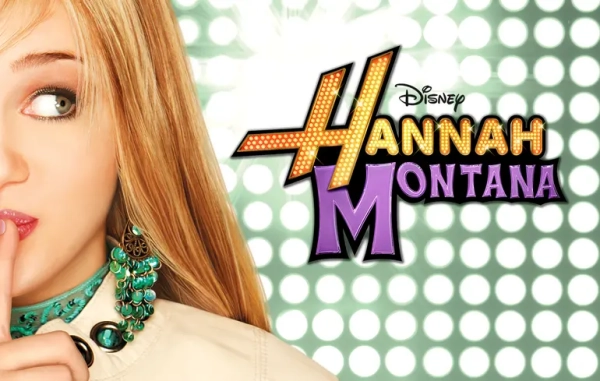 Майлі Сайрус в образі Ханни Монтани знову на екранах: ювілейний спеціальний епізод до 20-річчя шоу з’явиться на Disney+ – культурні події.