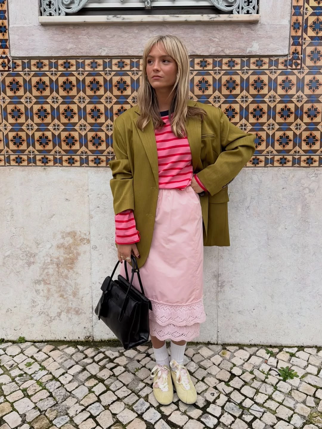 Instagram @caetanaba3