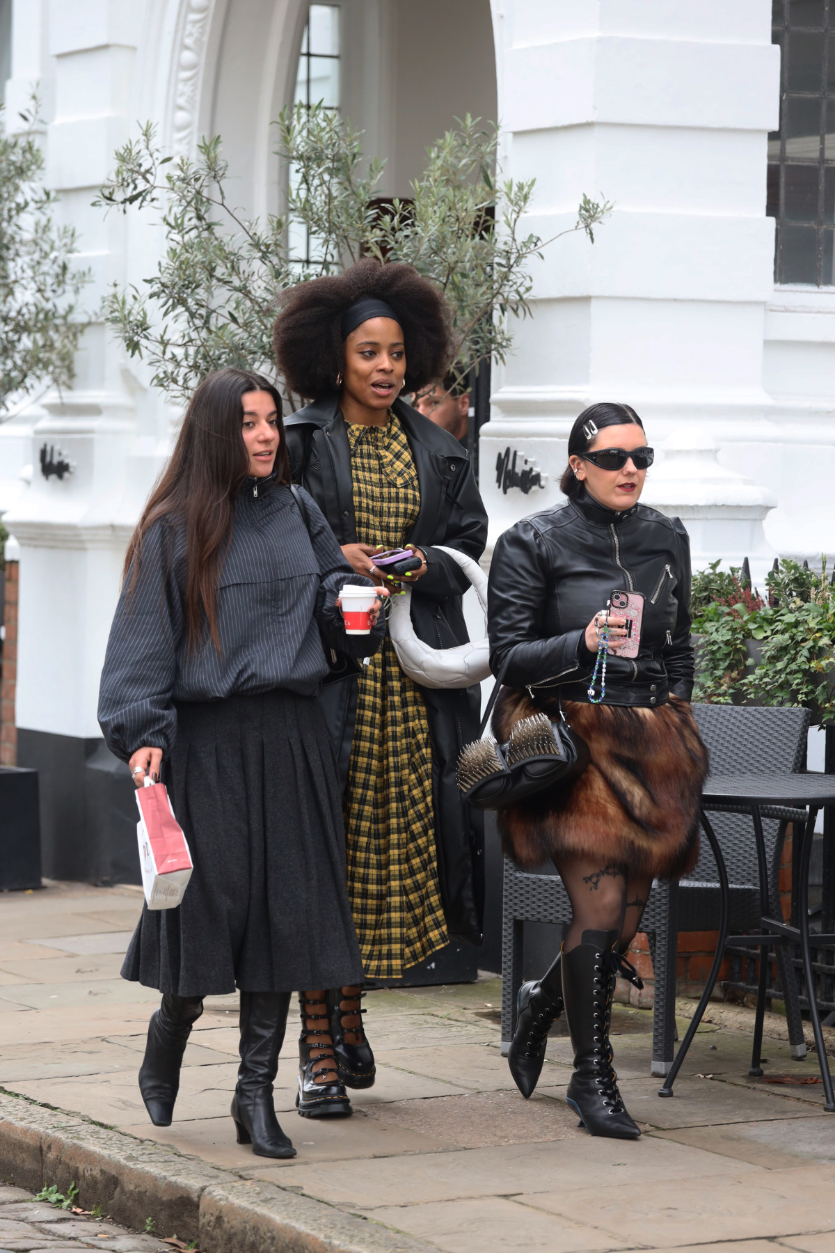 Деталі вирішують: ключові тренди з Лондонського тижня моди
14