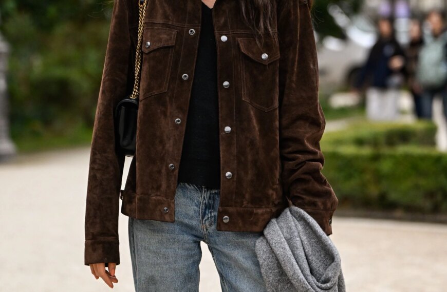 Джинси та светр: очевидний весняний тандем, що не потребує пояснень.