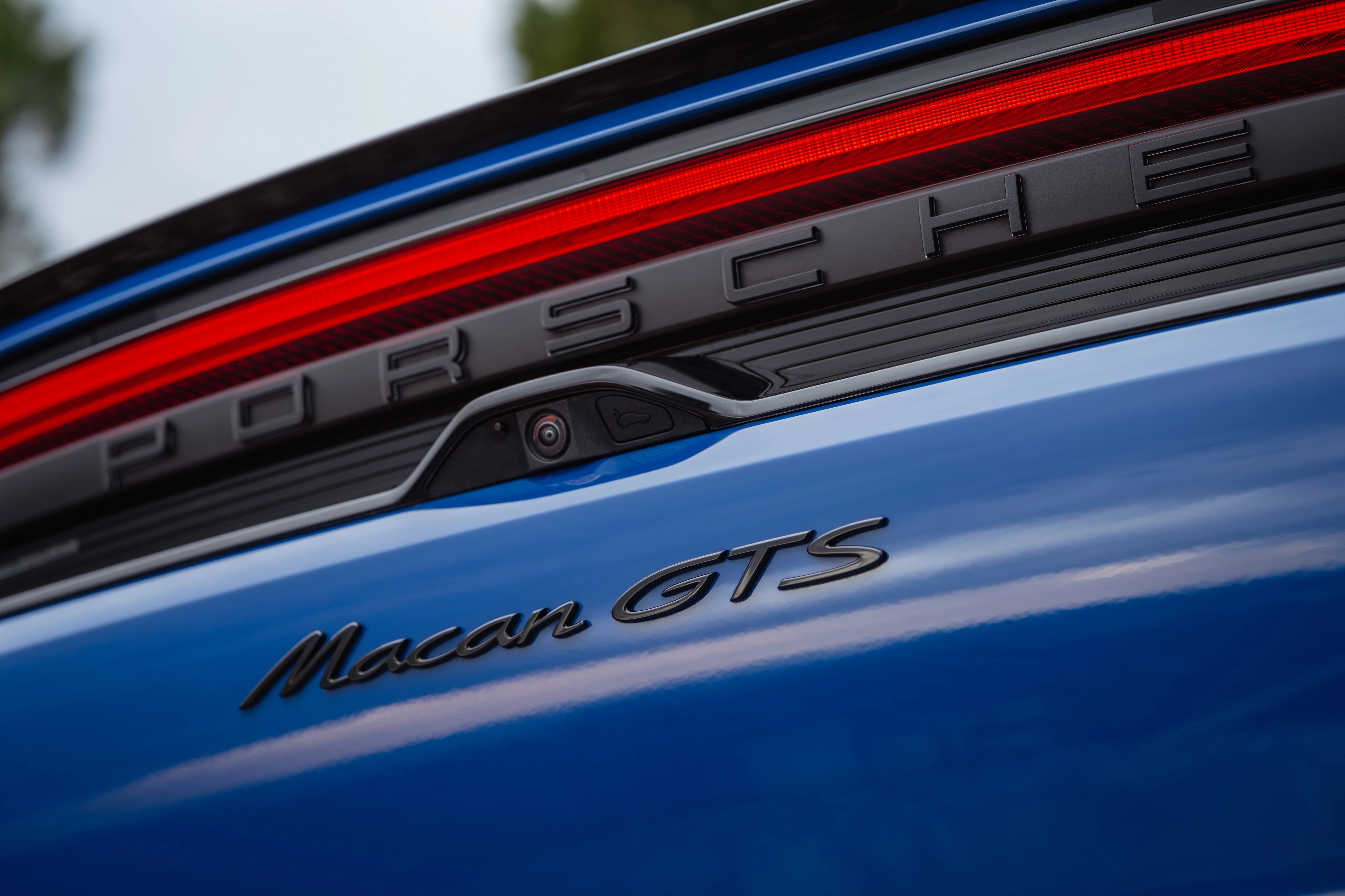 Macan GTS в дії: захопливий електрокар — огляд від редакторки Vogue UA
2