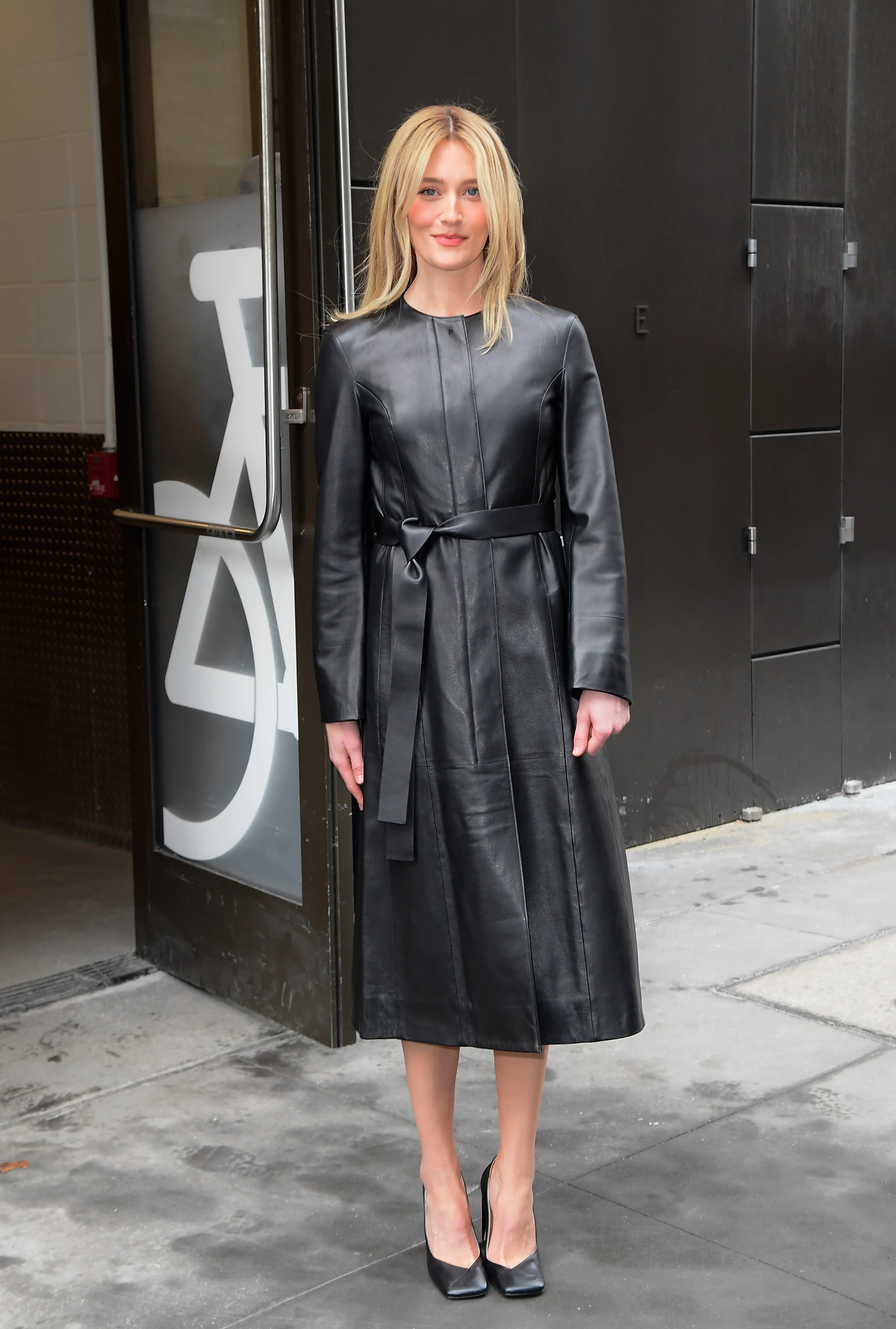 Гардероб Керолін Бессетт-Кеннеді: інтерпретація від Сари Піджон
5