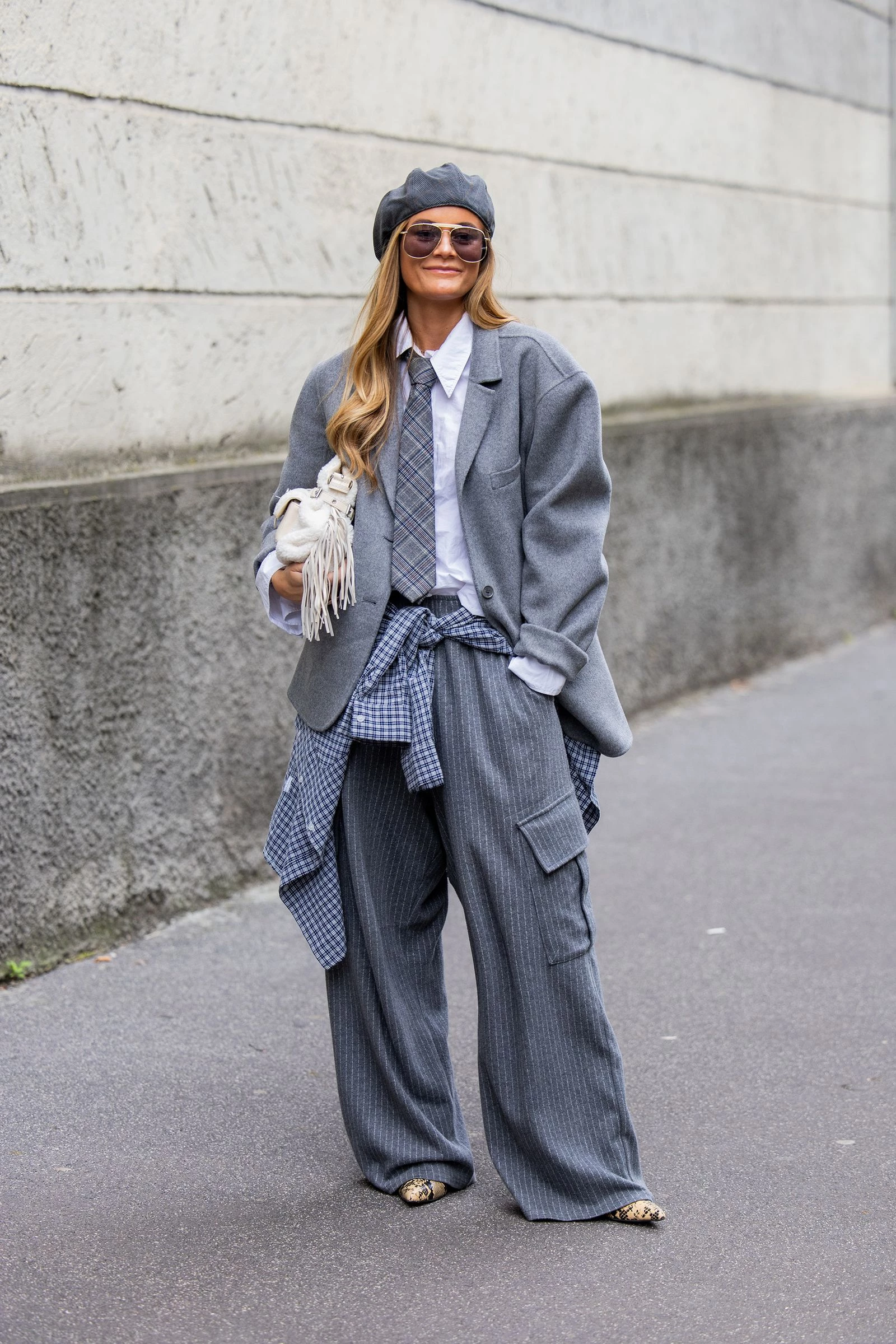 Карго знову в тренді: стильно носимо штани з нульових аж до 2026-го
2