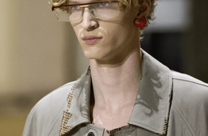 Поношений та вкритий цвіллю одяг: вади як нова елітарність.