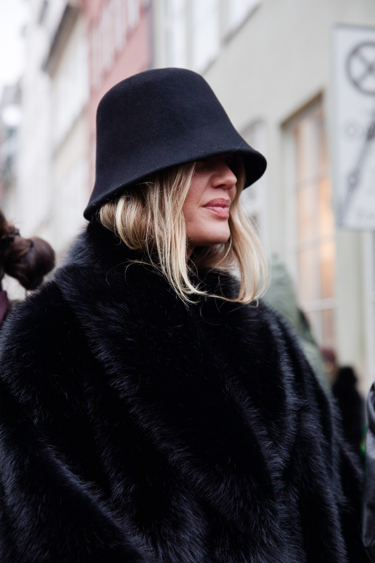 Трендові капелюхи: вибір стильних копенгагенок у 2026
6