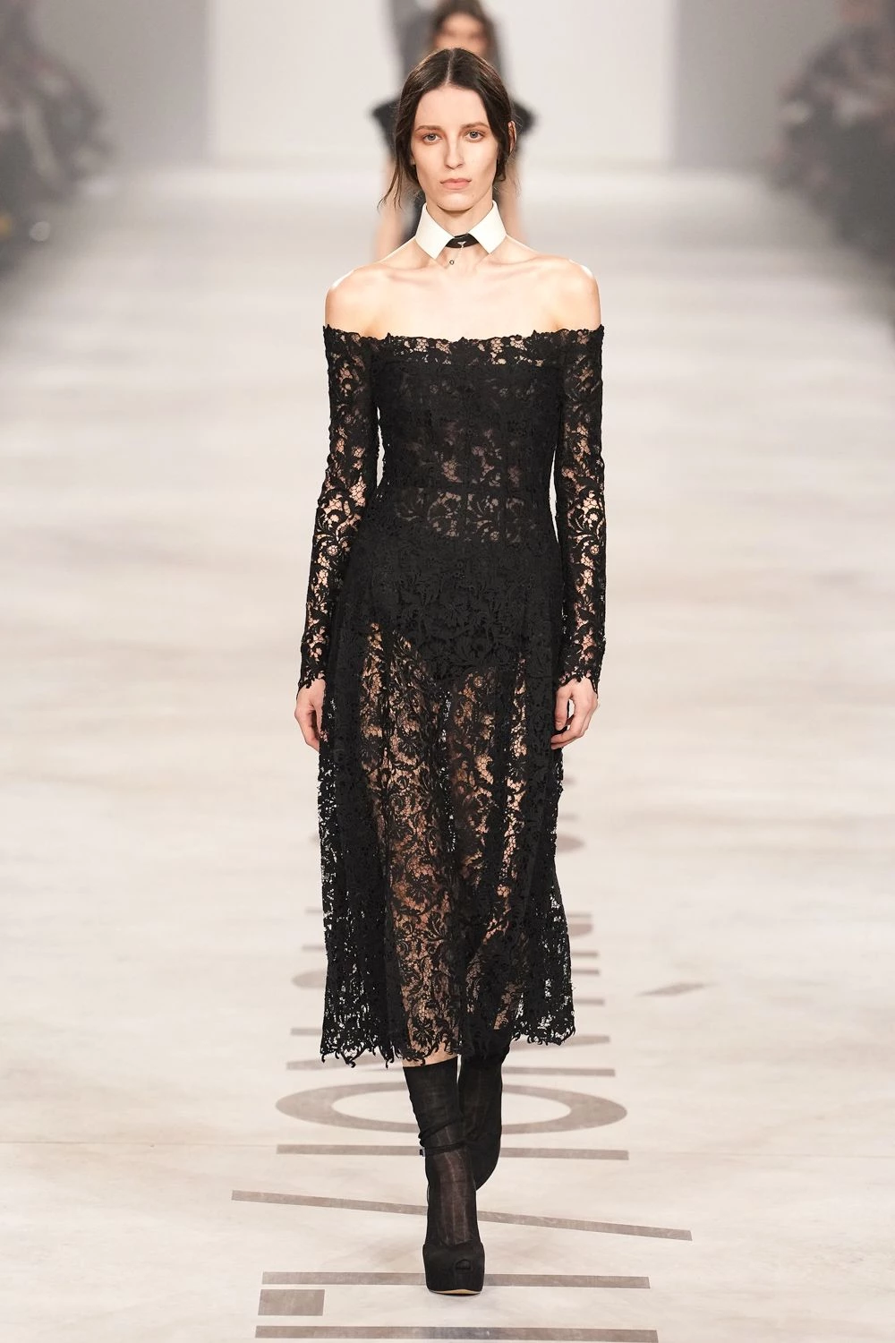 "Від "Я" до "Ми": Перша збірка Марії Грації К'юрі для Fendi
1