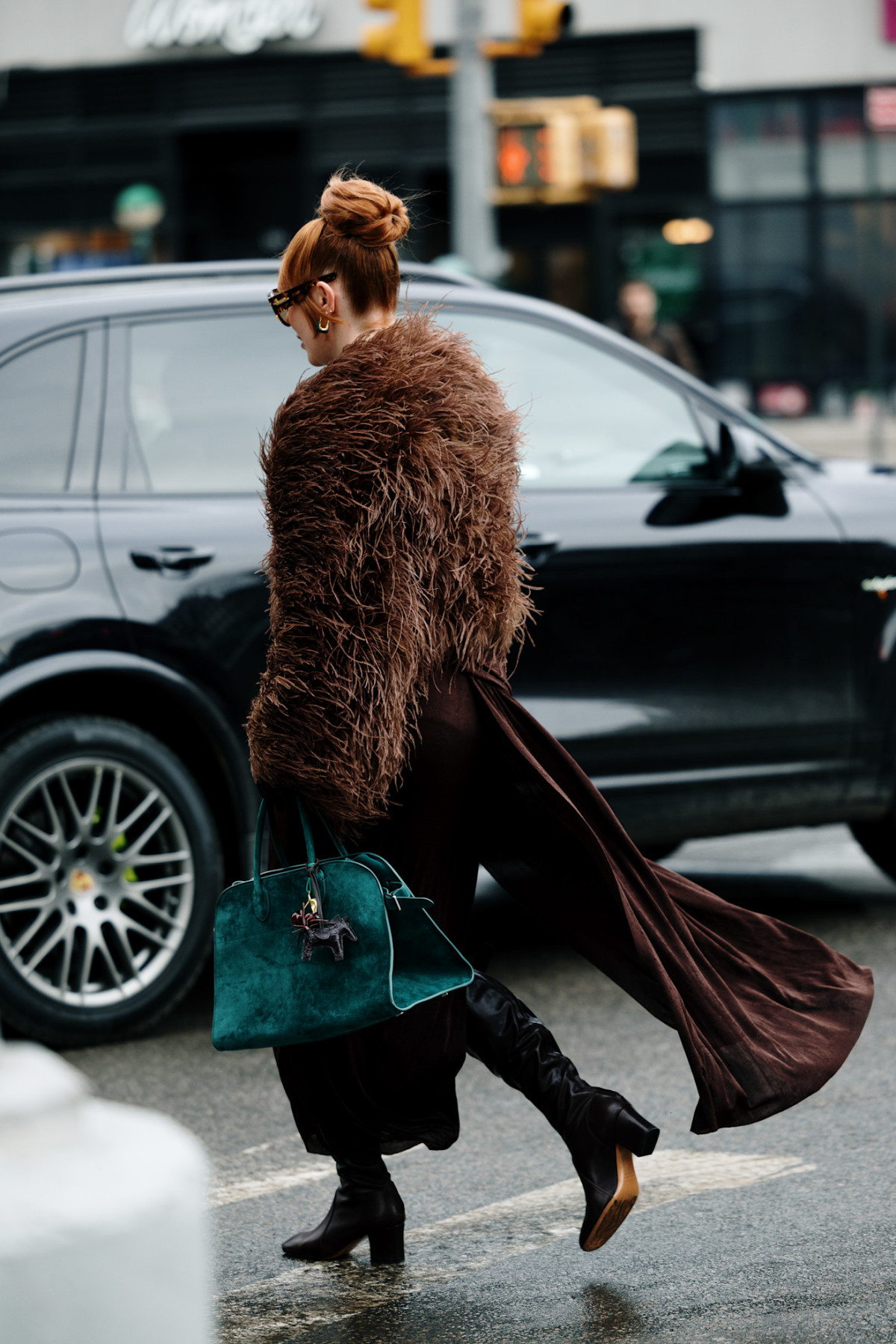 Актуальні сумки на Тижні моди в Нью-Йорку: вибір стильних жінок
26