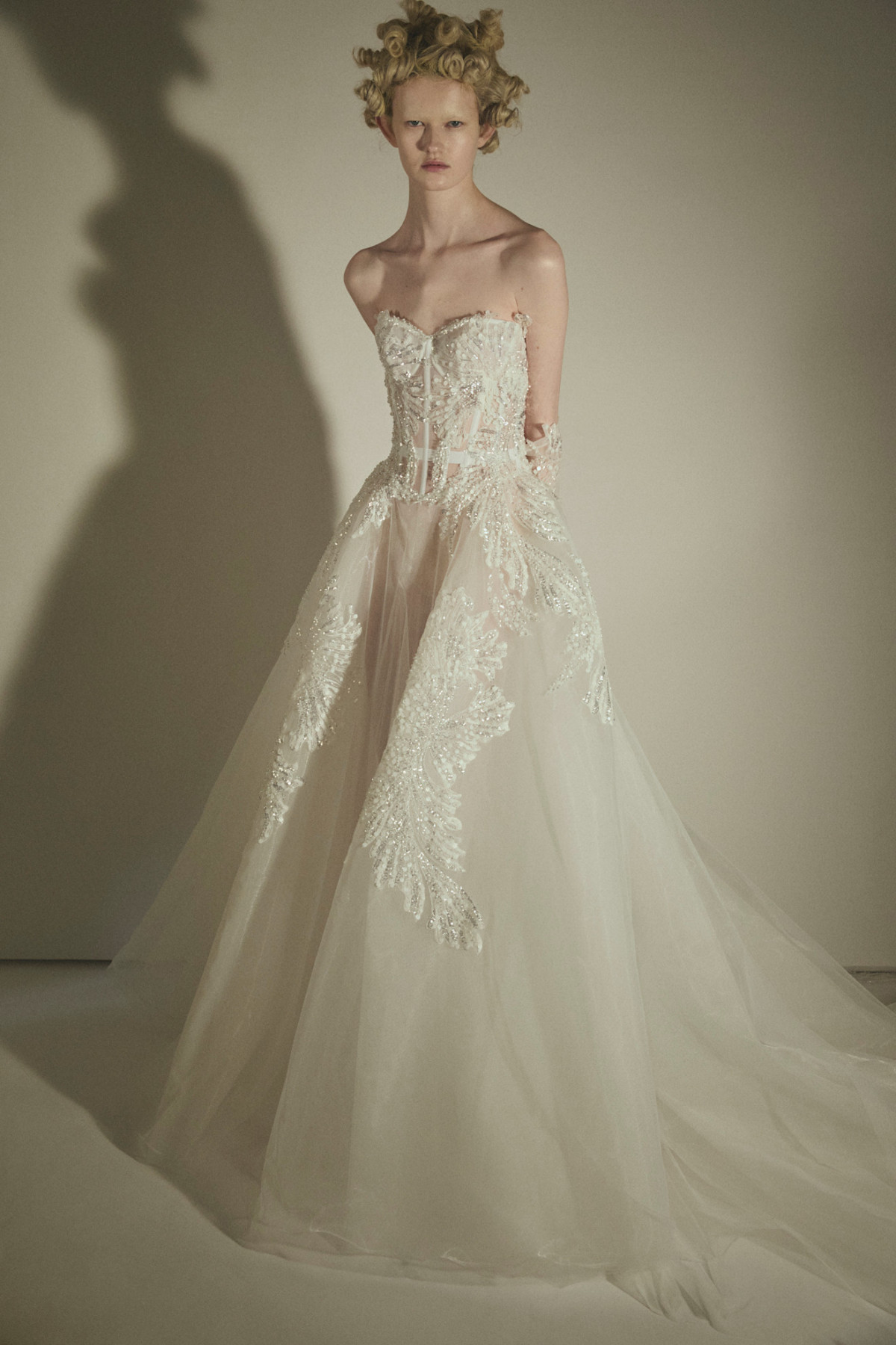 Ключові віяння весільних вбрань з Паризького тижня високої моди
13