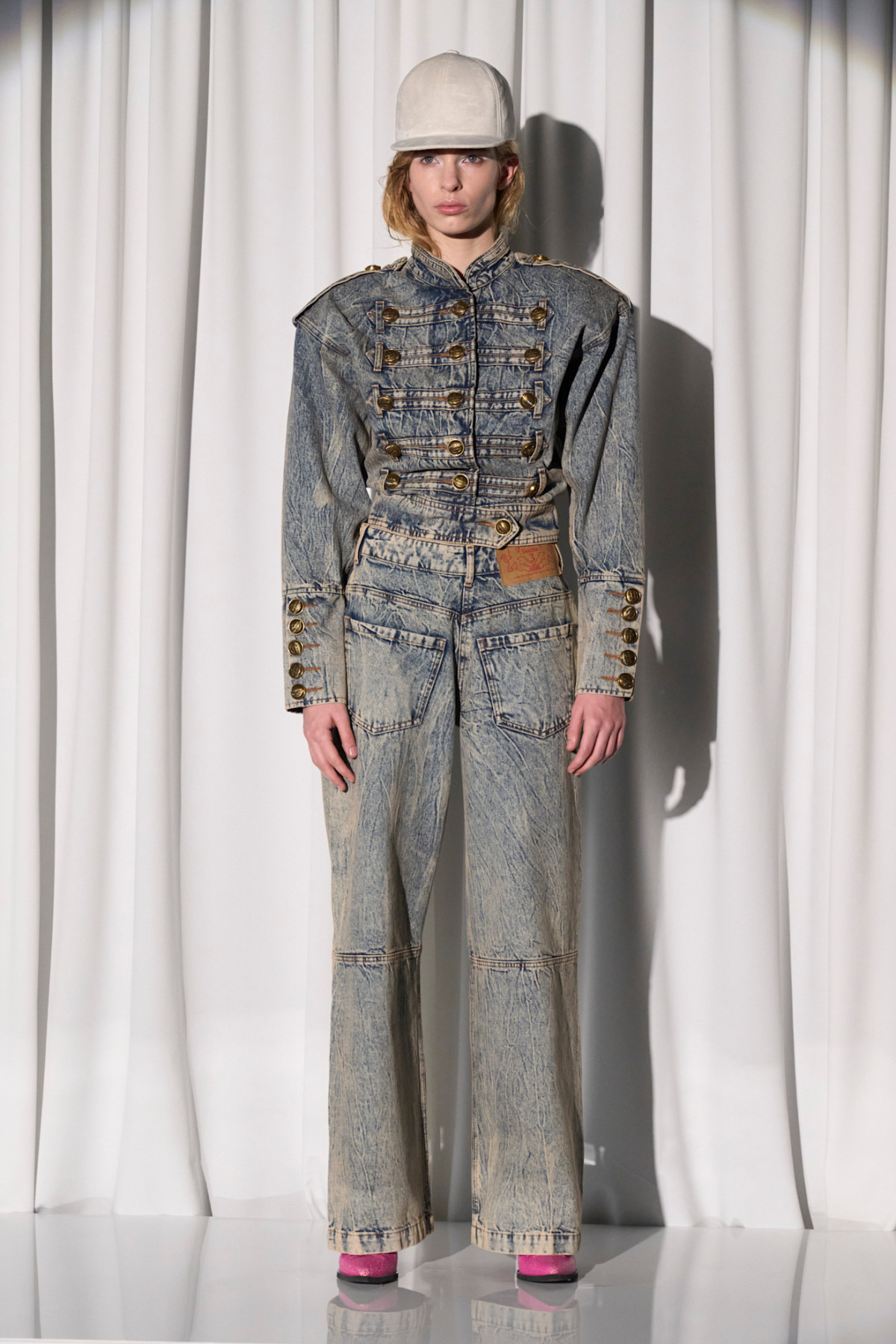 Армійський жакет знову в моді: чи буде це найпопулярніша річ цього сезону?
11