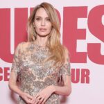 Анджеліна Джолі повертається на червону доріжку у сукні від Givenchy з квітковою вишитістю