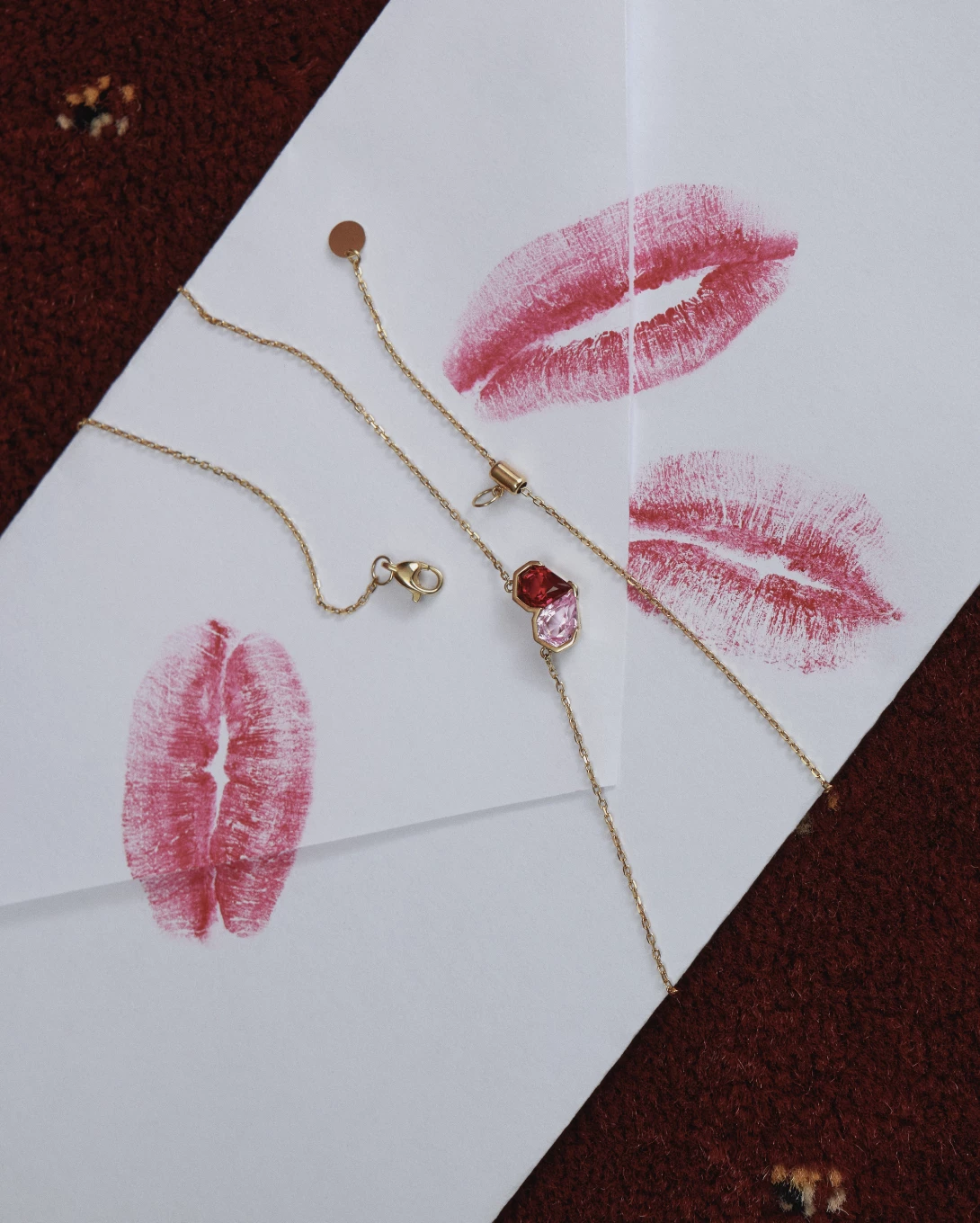 Кохання у блиску: SOVA презентує лінійку прикрас із синтетичними сапфірами
2