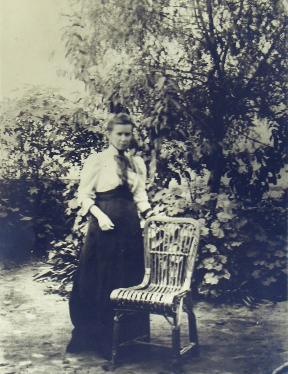 Леся Українка: майстриня голки та шанувальниця прекрасних матерій, мода як частина її життя.
6