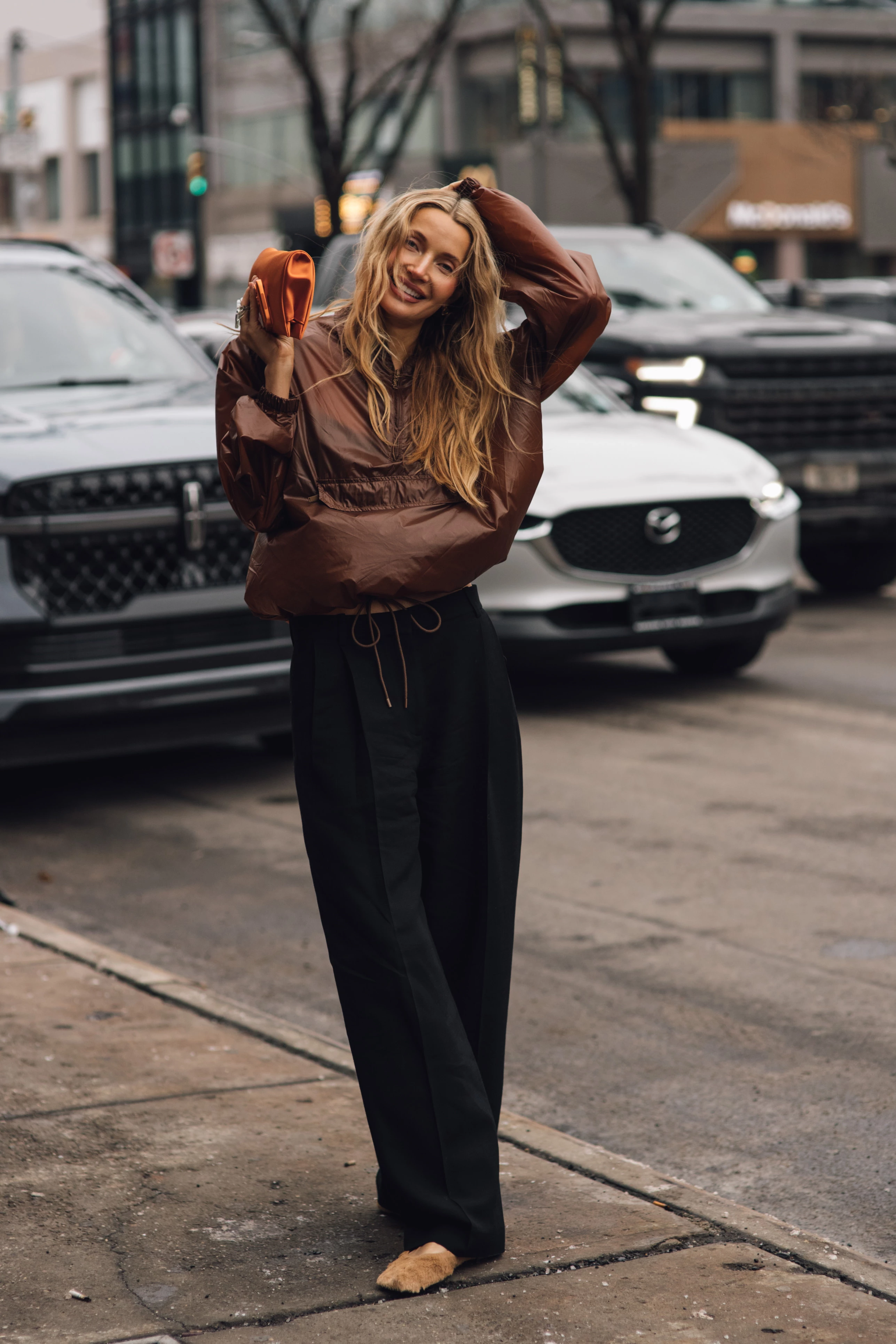 Вулична мода: стильні образи мешканок Нью-Йорка
20