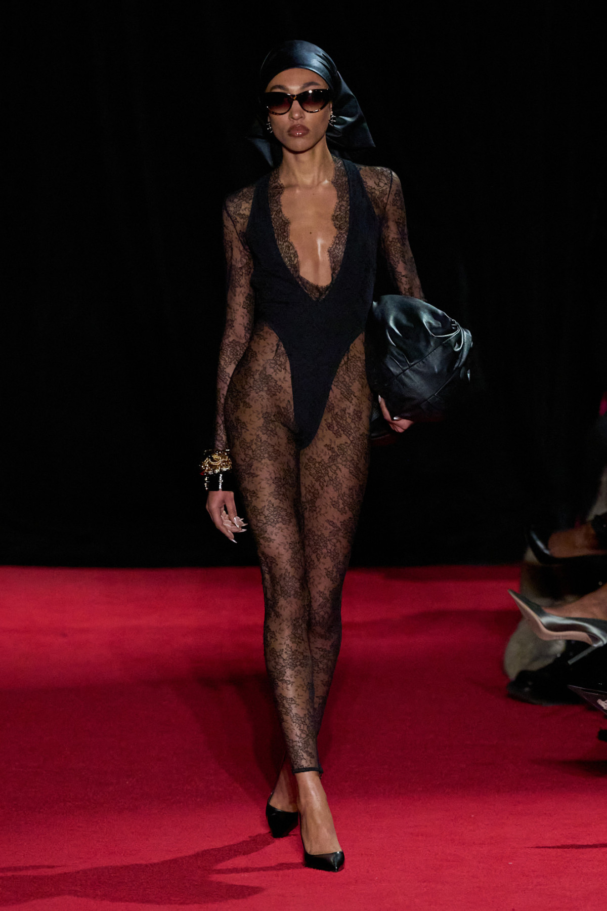 Відверті сукні з нью-йоркських показів: які моделі оберуть знаменитості?
0