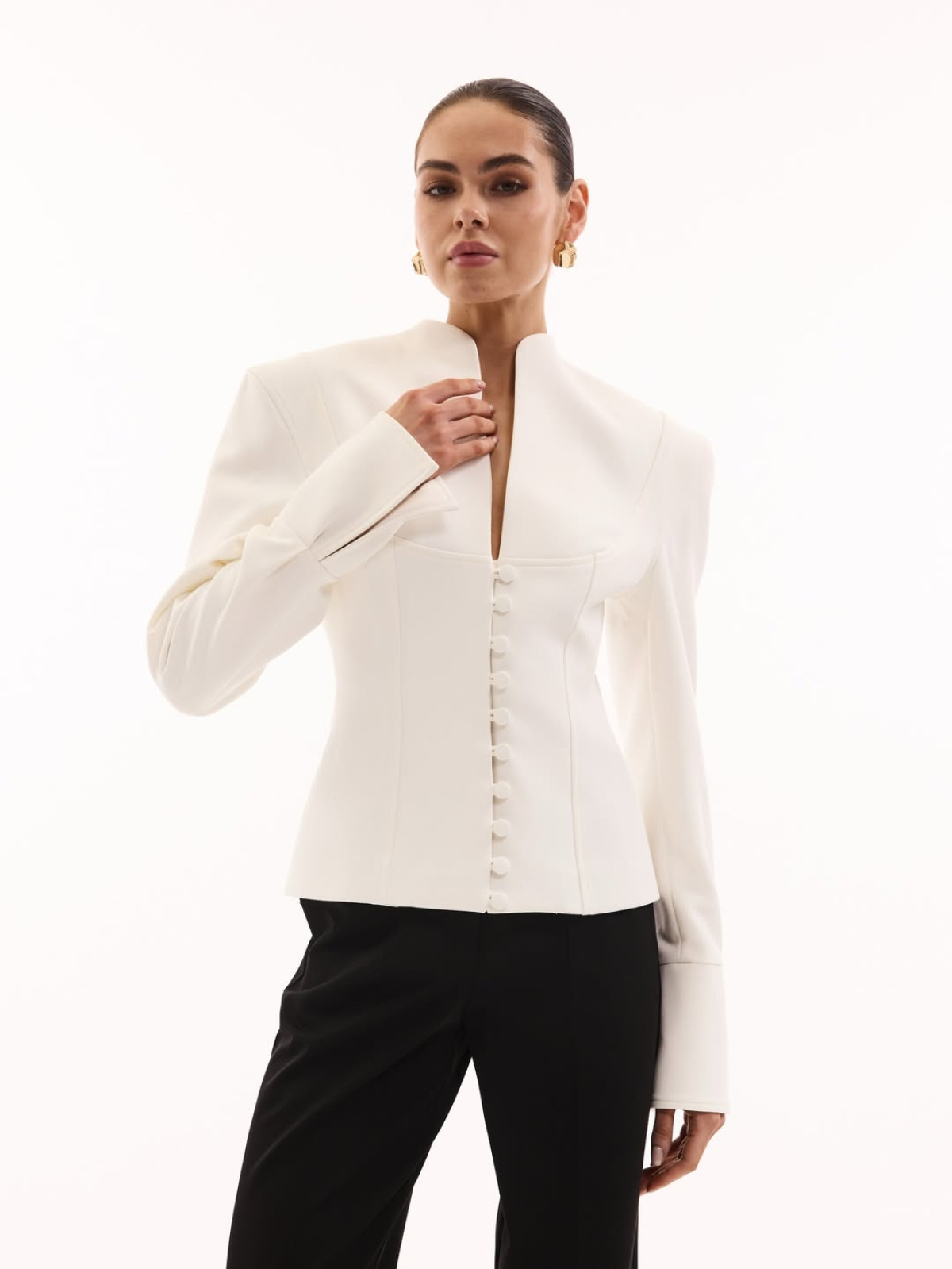 Трендовий порадник: створюємо елегантний лук до Дня закоханих — 2026
13