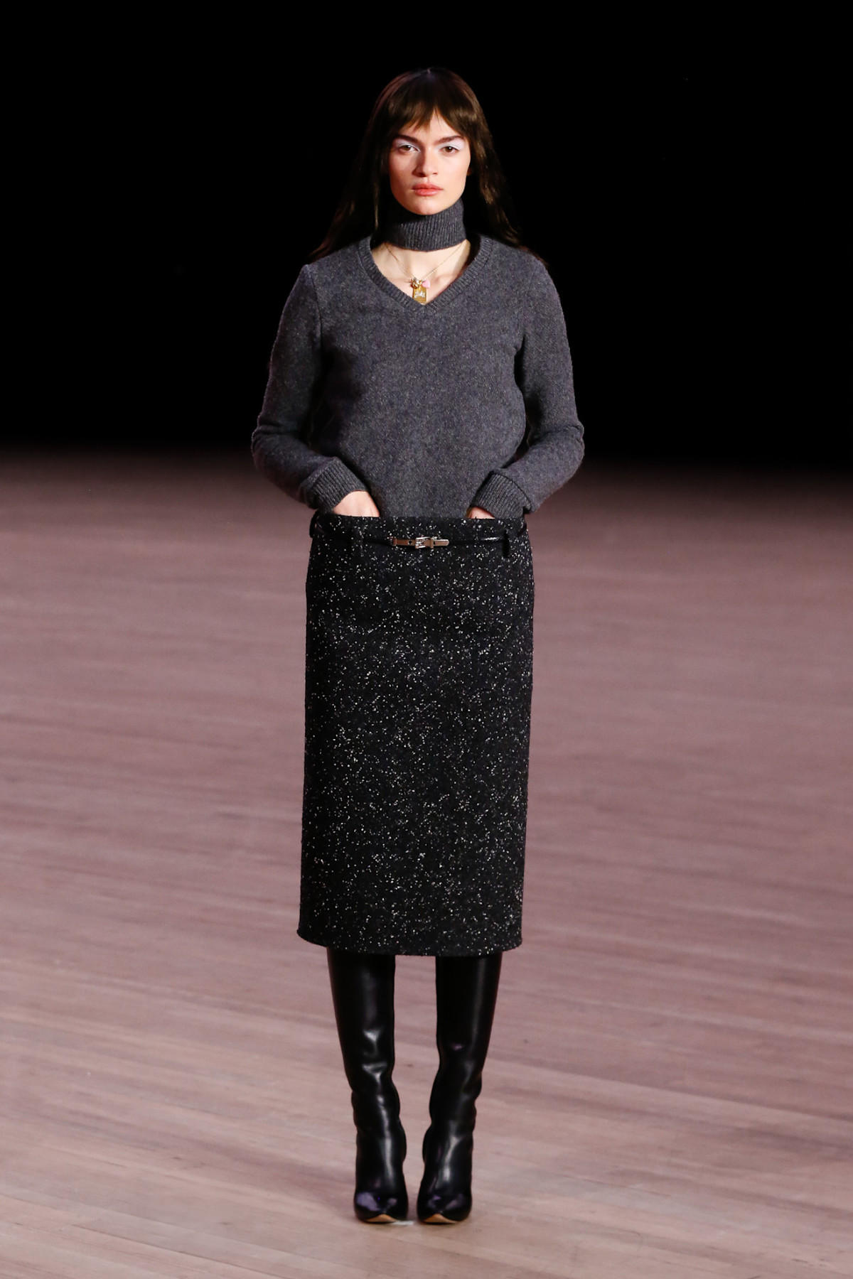 Кутюрні форми та спідниці з низькою посадкою: Марк Джейкобс започаткував модний тиждень у Нью-Йорку.
9