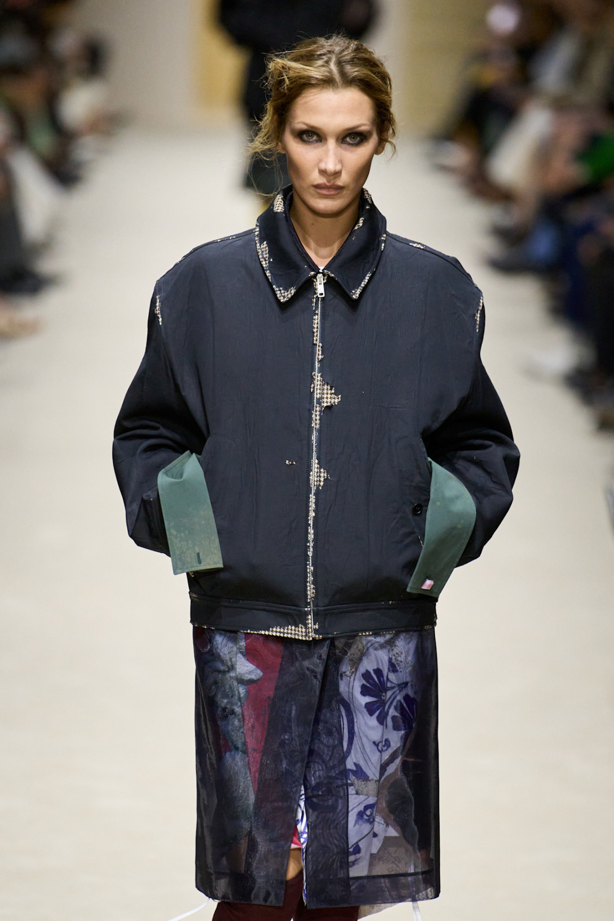 Prada змінила канони дефіле: 15 моделей, 15 луків, 60 варіацій.